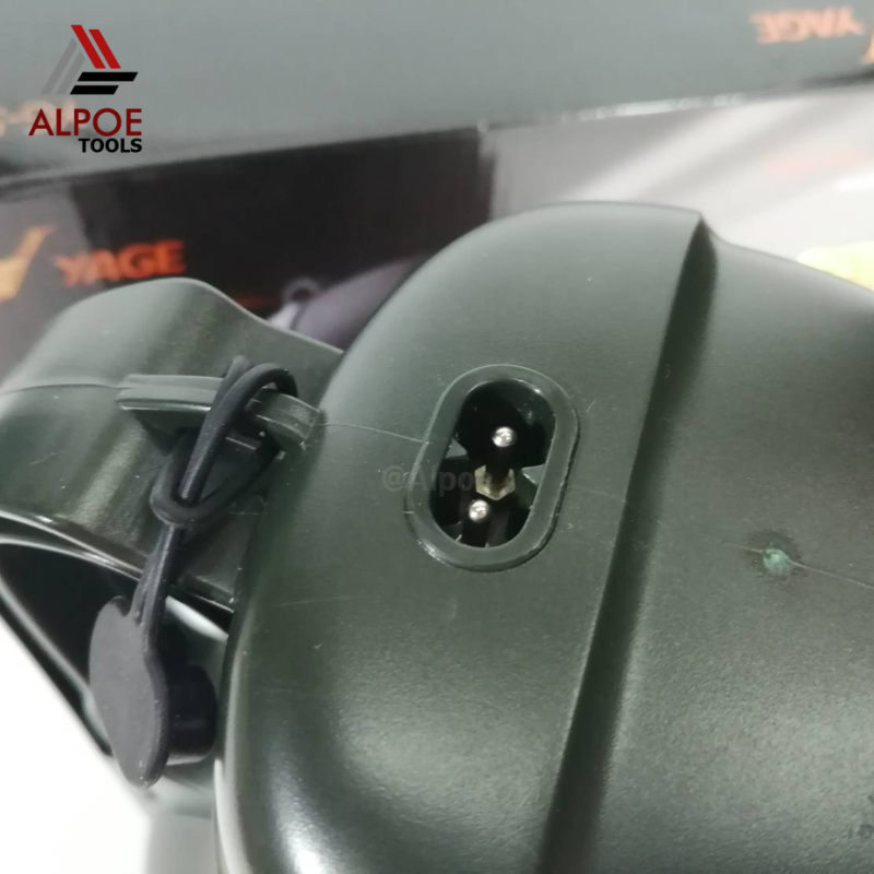 ไฟฉายหูหิ้ว สปอร์ตไลท์ หลอด 5W รุ่น KM-5710