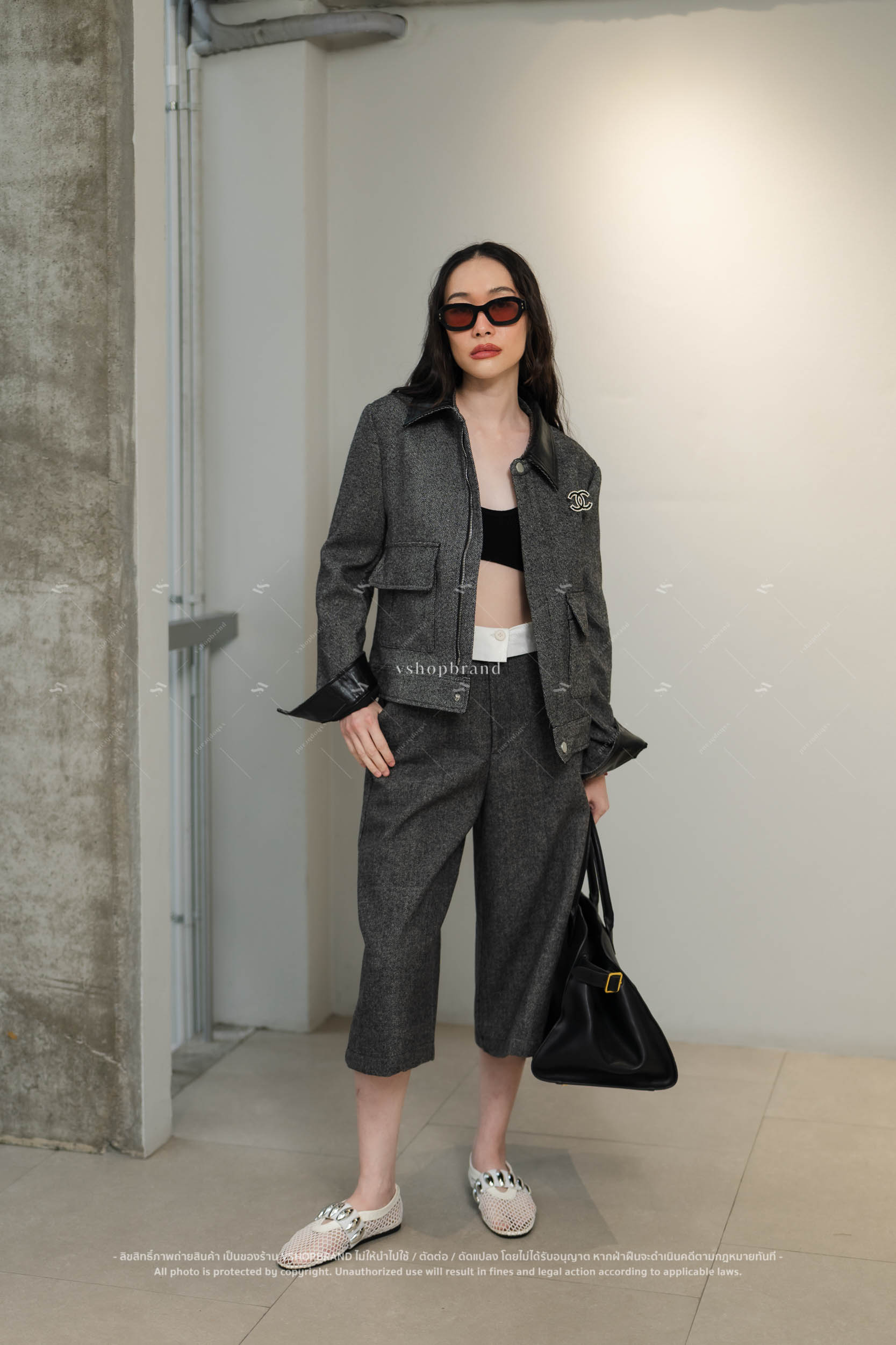 Blazer สูทผ้าทวิตแขนยาวปกหนัง+เข็มกลัด #vshopbrand #vshop #สูท #blazer #สูท #workingoutfit #outfits #girlstyle #womenwear #ชุดทำงาน #เสื้อสูท #เสื้อคลุม #ootd