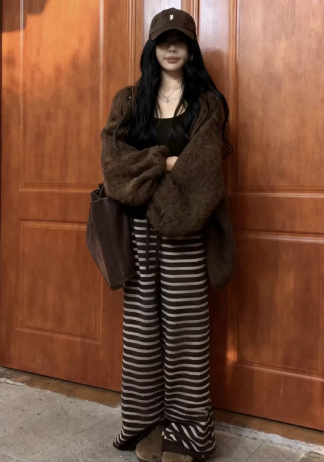 Set 3 pcs เสื้อสายเดี่ยว+เสื้อคลุม+กางเกงขายาว ✔ เสื้อสายเดี่ยวมีฟองน้ำ สายรูดปรับได้ มาพร้อมเสื้อคลุมไหมพรมแขนยาว ✔ กางเกงขายาวเอวยางยืดทรงขากระบอกลายทาง ผ้าไหมพรมนิ่ม ยืดได้เยอะ