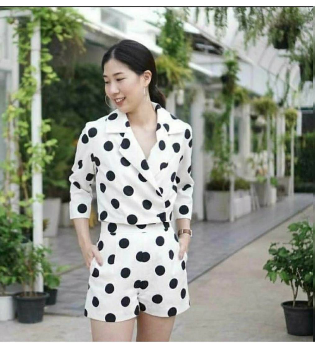 ชุดเซตงานป้าย Aiyarin สูทขาสั้นสีขาวลายจุดไฮโซเก๋ๆ งานป้าย ไซส์ XL