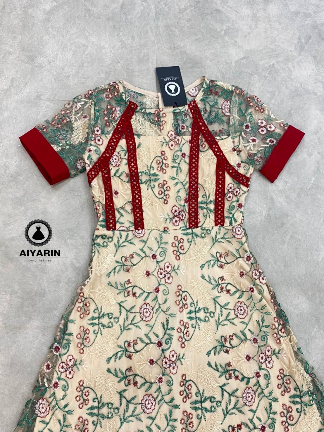 เดรสงานป้าย Aiyarin ลูกไม้ลายดอกเรียบหรูดูแพงสีขาวครีมแดงเขียวงานป้าย Size XL