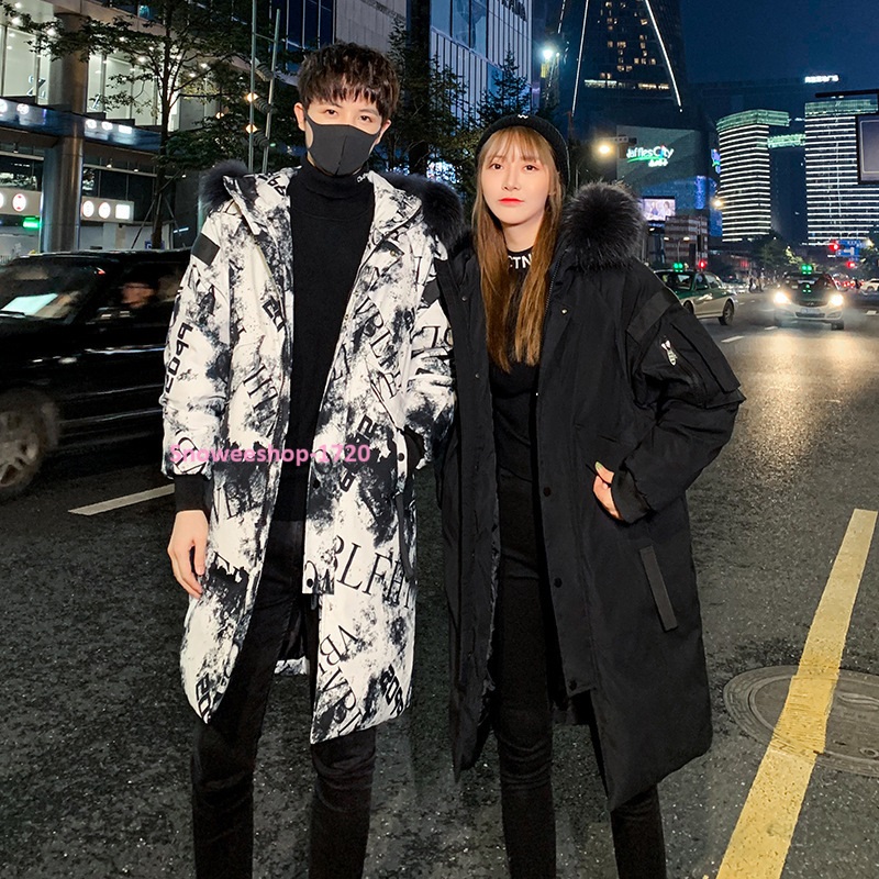 เสื้อกันหนาวคู่รักเสื้อกันหนาวตัวยาวใส่กันหนาวอุณหภูมิติดลบ ใส่เป็นคู่ เป็นทีม เหมาะมาก ผ้าฝ้ายทอหนาพร้อมเคลือบสารสะท้อนหยดน้ำบุในขนเป็ดสังเคราะห์ ซิปและกระดุมสองชั้น มี 3 สี