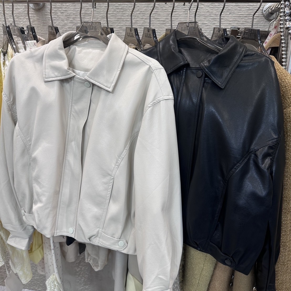 พร้อมส่งค่ะ งานเสื้อJacket หนังลูกวัวนิ่มแต่เอาอยู่ ซิปหน้ากระเป๋าจริงค่ะ