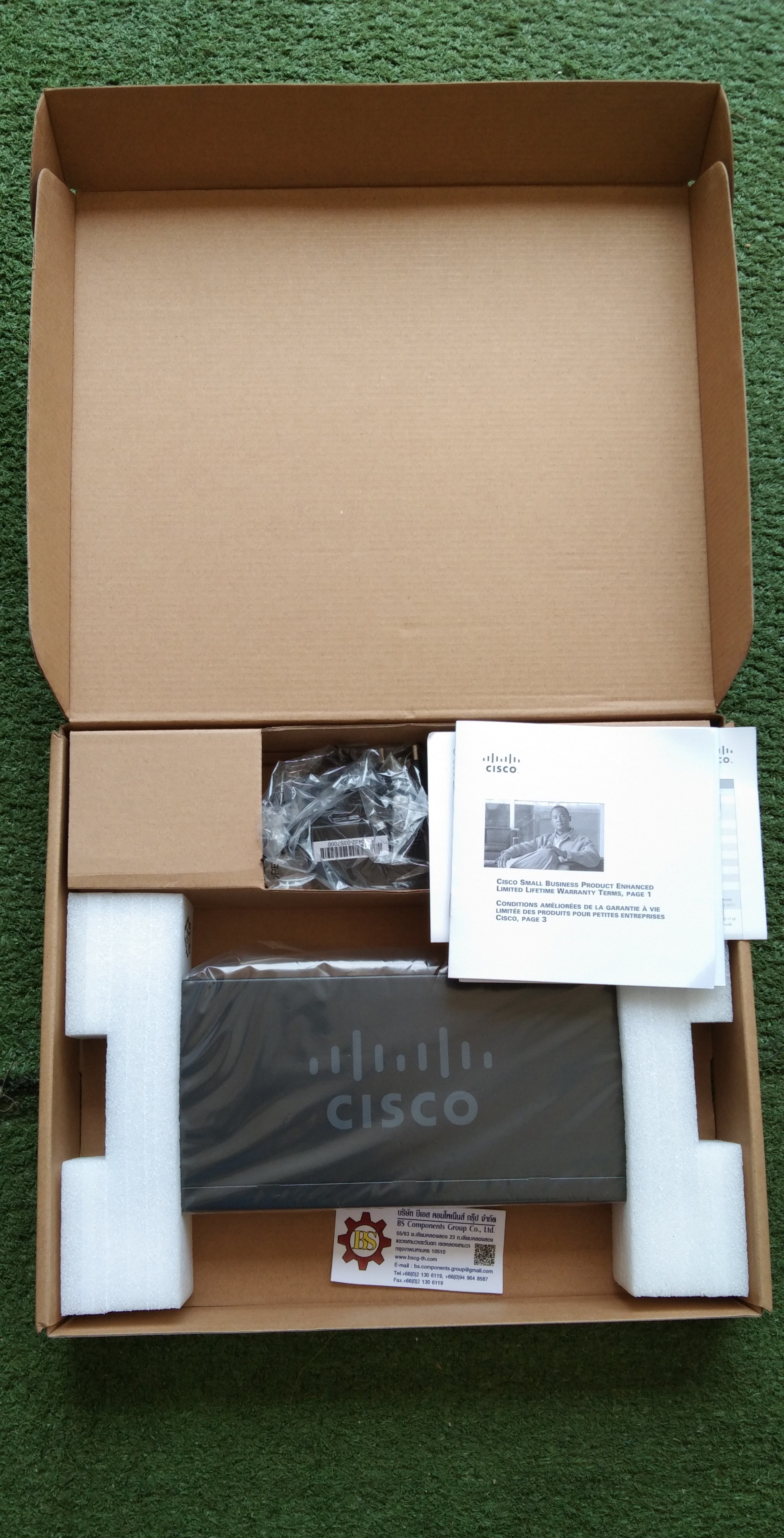 CISCO: Compact 16-Port Gigadit Switch SG95-16