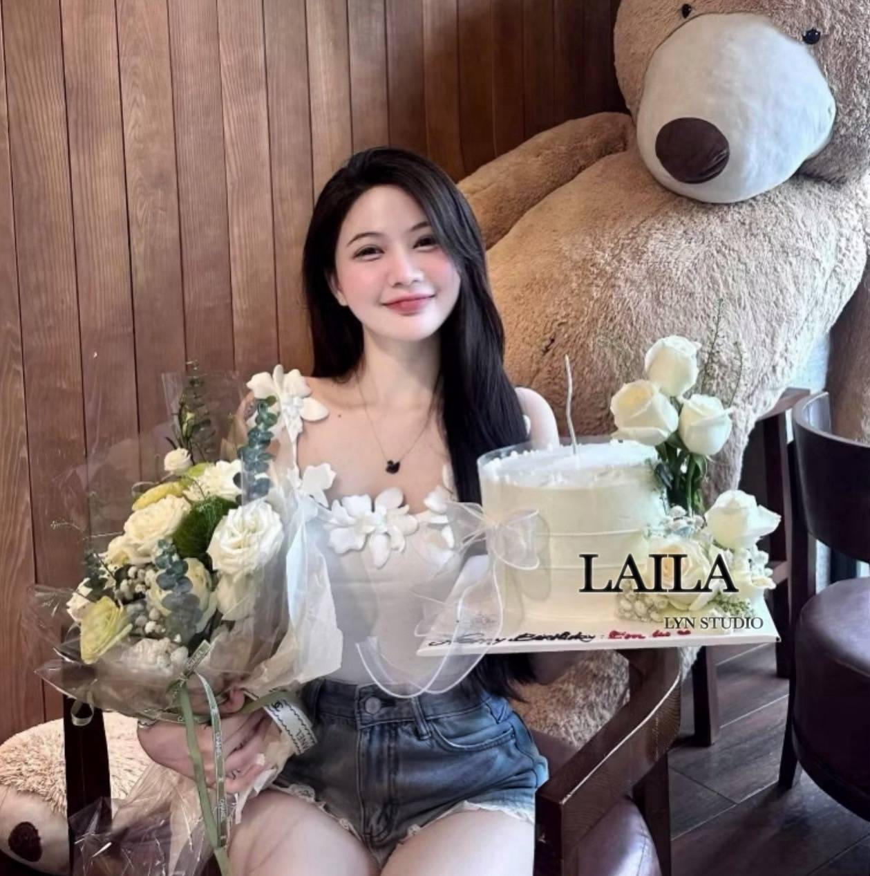 SETเสื้อ+กางเกง เสื้อสายเดี่ยวงานทรงสวยดีไซน์แต่งอะไหล่ดอกไม้ช่วงอกและสายเสื้อ มาในโทนสีขาวเรียบหรู มาพร้อมกางเกงขาสั้นงานยีนส์แท้💯 โทนสีฟอกเข้ม **งานแฟชั้นนำเข้า by laila** #byLaila #ชุดเซ็ท #เสื้อสีขาว #เสื้อสายเดี่ยว #กางเกงยีนส์ #แฟชั่นเวียดนา