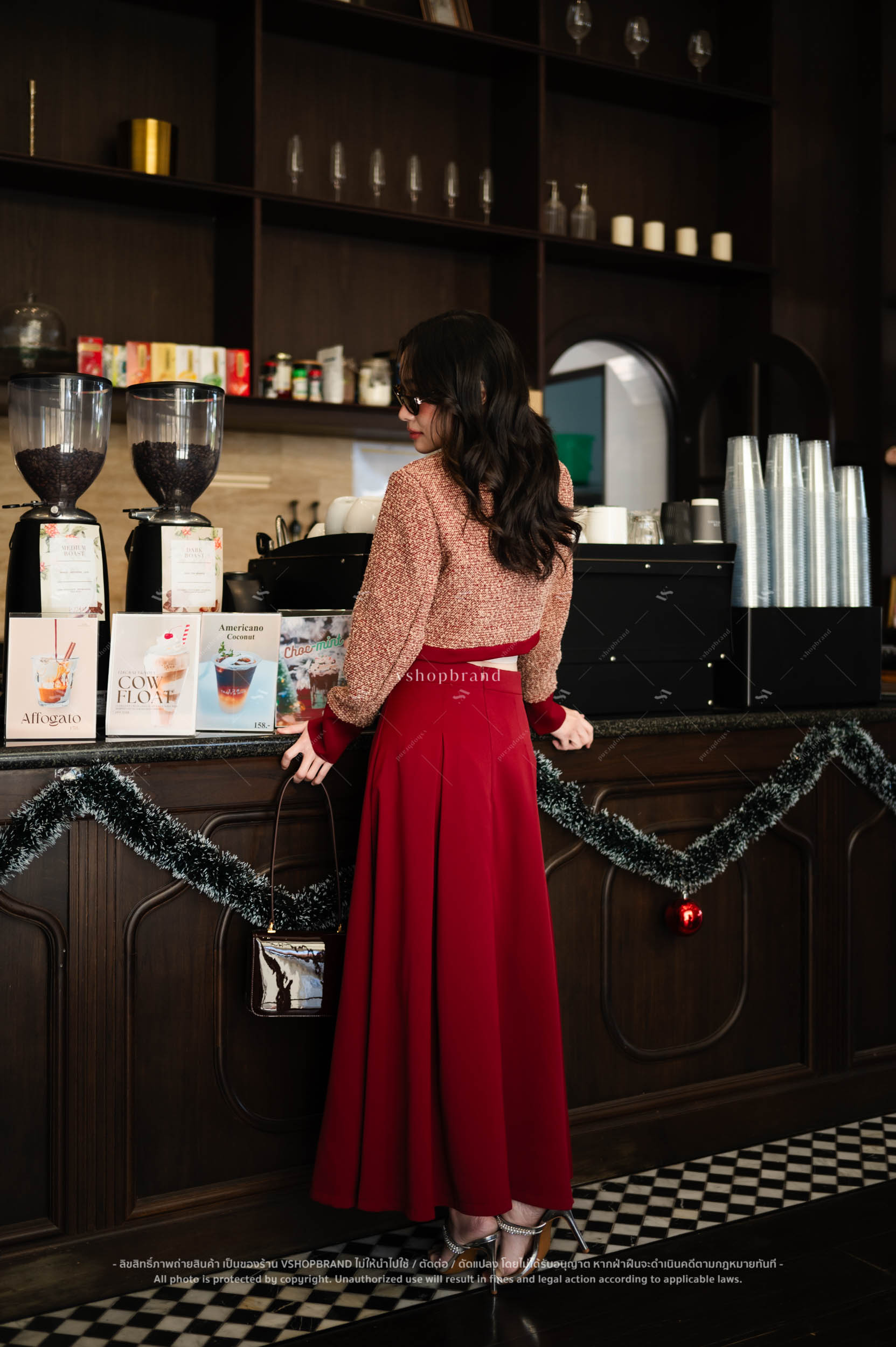 Set เสื้อผ้าทวิตกระดุมทอง+กระโปรงยาวจับจีบ+เข็มกลัดโบว์