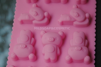 พิมพ์ซิลิโคน KUMA 3.5 x 4 ซม. สูง 1.5 ซม /.8-12 กรัม /11 หลุม