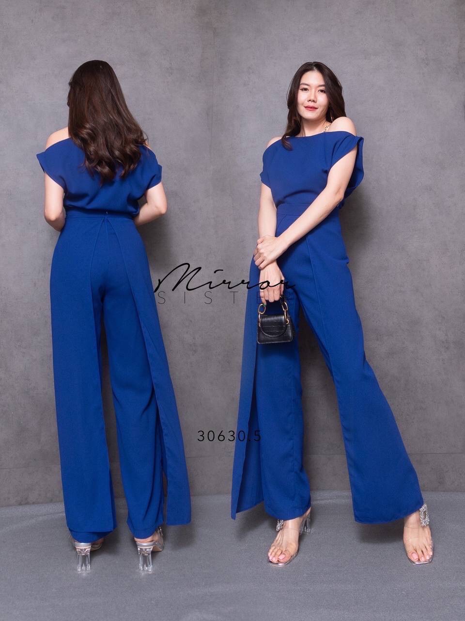 MiRRoRSiSTER’s SET oF WaCHaCha•• ชุดเซ็ทเสื้อกางเกง ทรงสวยเป๊ะปัง ด้วยดีเทลช่วงบน เป็นสายเดี่ยวโซ่ทอง แต่งปาดไหล่สโลปเก๋ไม่ซ้ำใคร ช่วงกางเกงทรงกระบอกแต่งตีเกร็ดตรงหน้าขา แต่งเลเยอร์2ข้าง เวลาเดินพริ้วมีmovementของเนื้อผ้า สวยดีงามเนื้อผ้าดีมาก ใส่เข้าSET