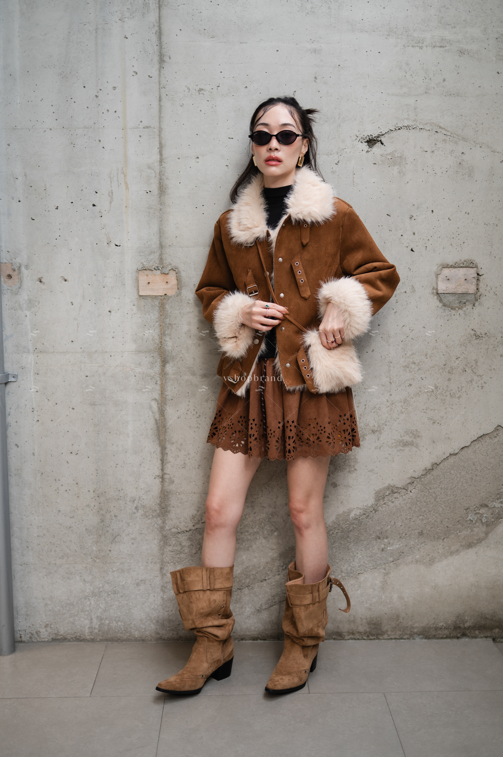 แจ็คเก็ตผ้าหนังกลับ ปกเฟอร์ เข็มขัดอก + กระเป๋า