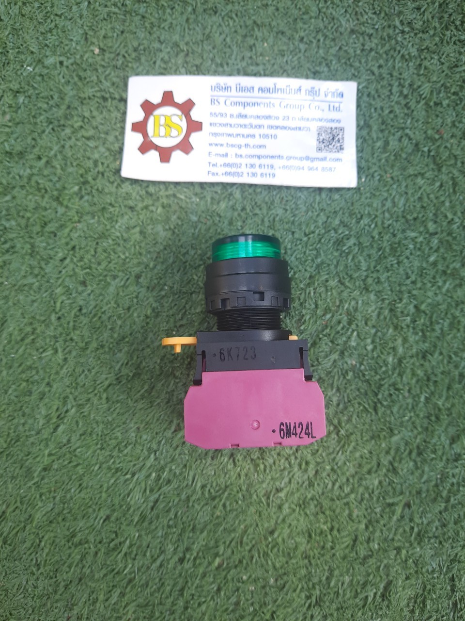 IDEC : ILL.PB.22mm. YW1L-M2E11QM3G 1NO/1NC 220VAC เขียว