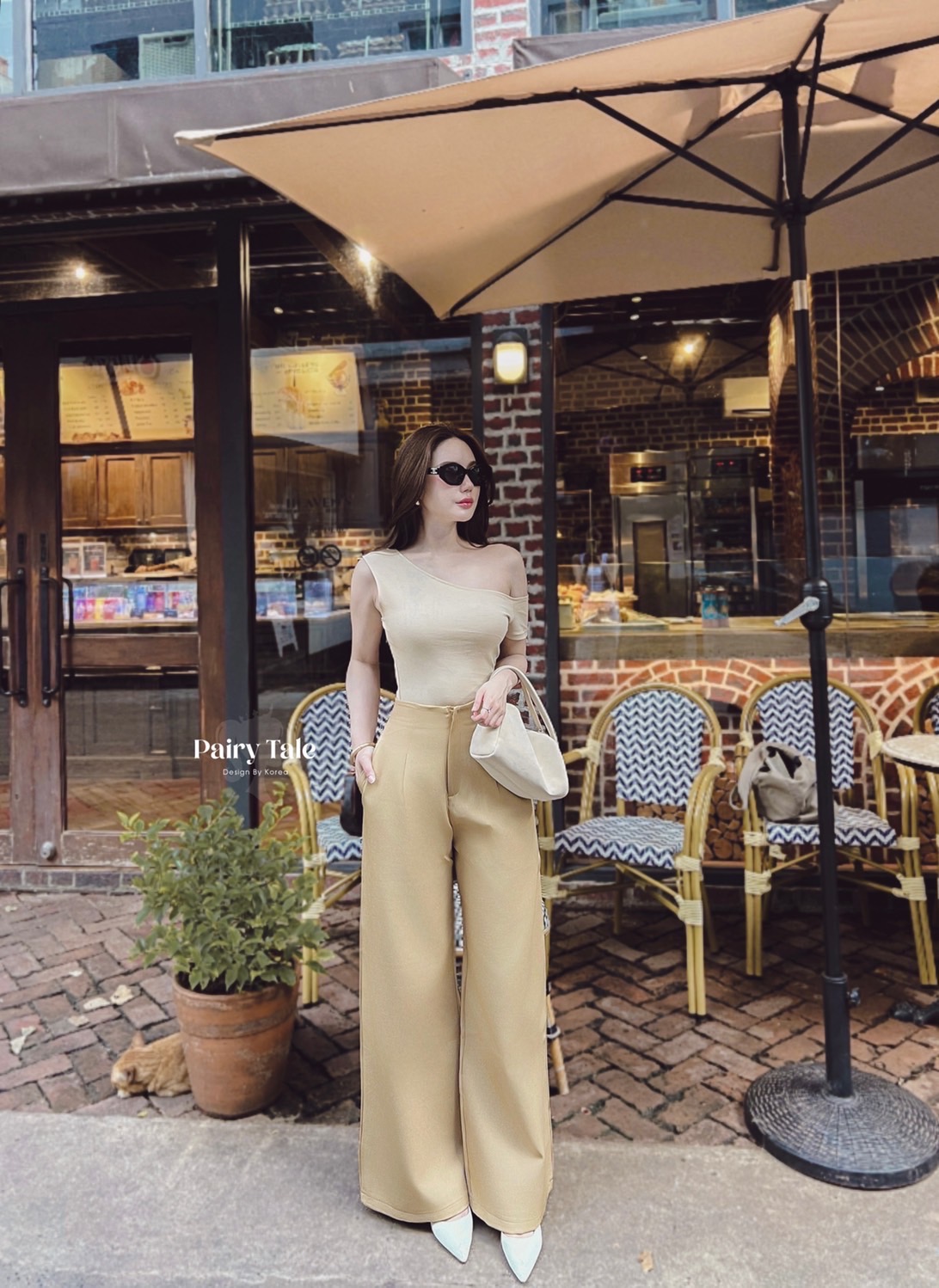 Set เสื้อยืดปาดไหล่สีครีมนู๊ดเนื้อผ้ายืดรัดตามตัว แมตกางเกงขายาวกระบอกซิปหน้าเนื้อผ้าดี แมตเข้าเซ็ต ลุคนี้แพงมากก สวยแพงงเลยจ้า #60798