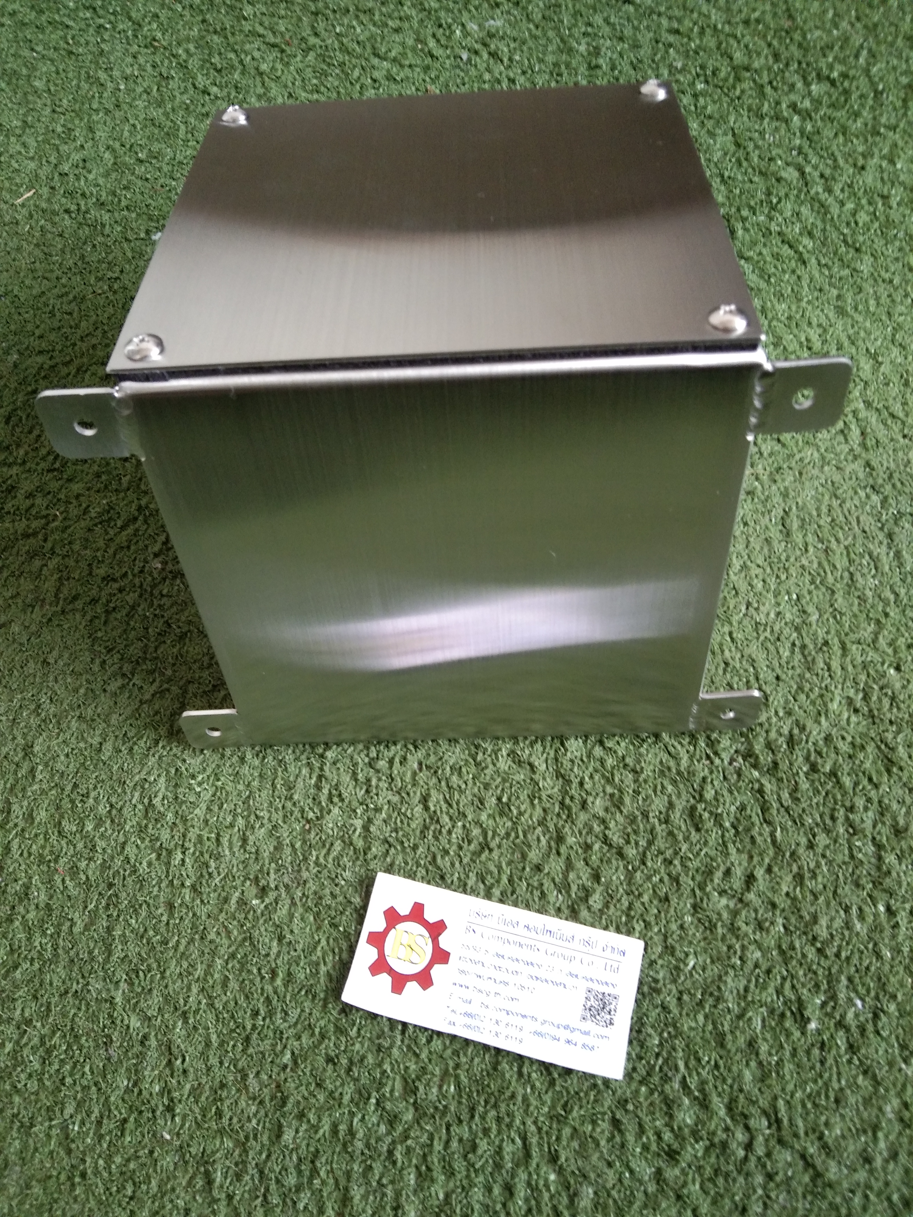 กล่องสแตนเลสด้านบนสโลป ขนาด W150xH150xD150mm.