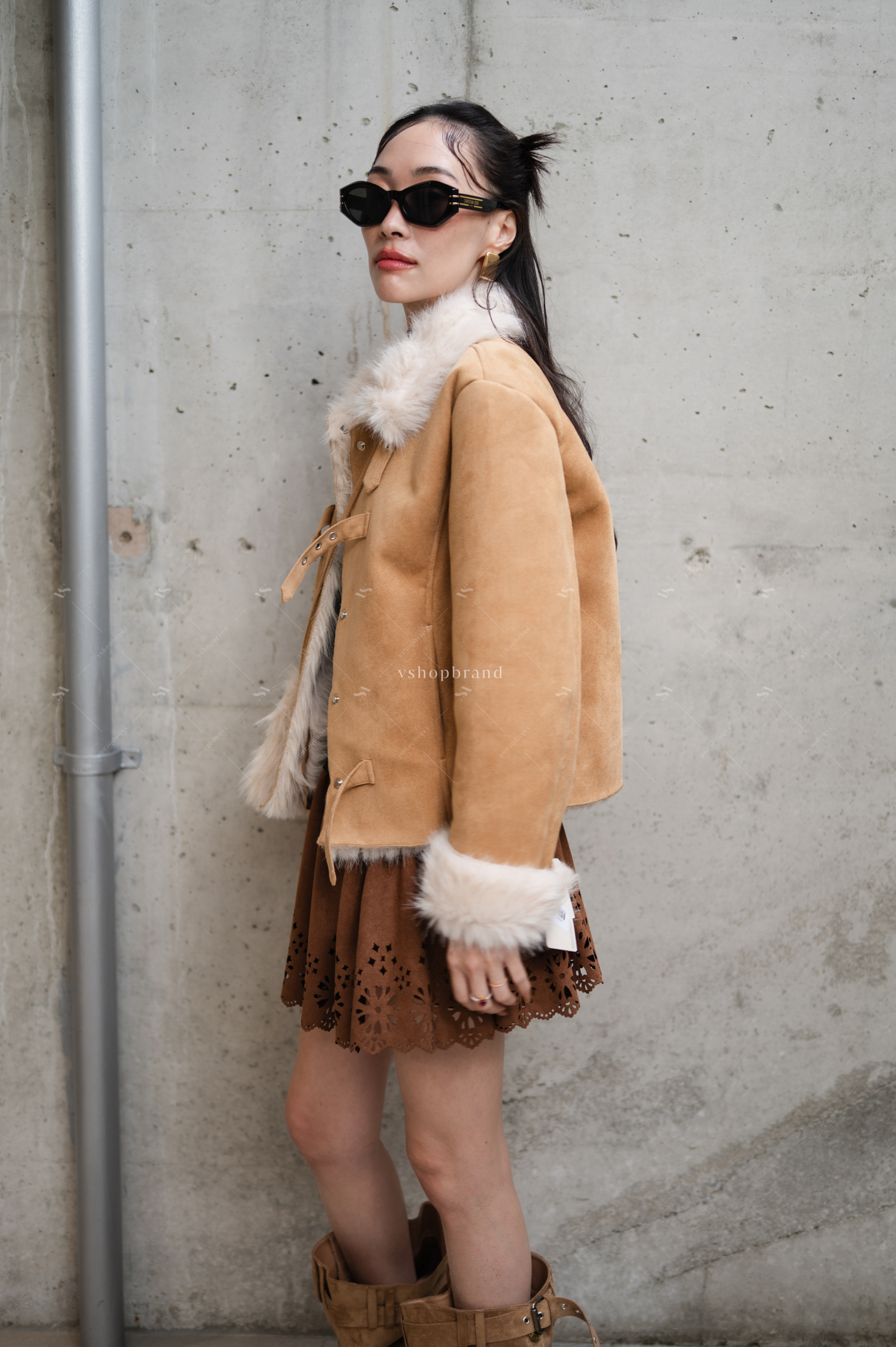 แจ็คเก็ตผ้าหนังกลับ ปกเฟอร์ เข็มขัดอก + กระเป๋า