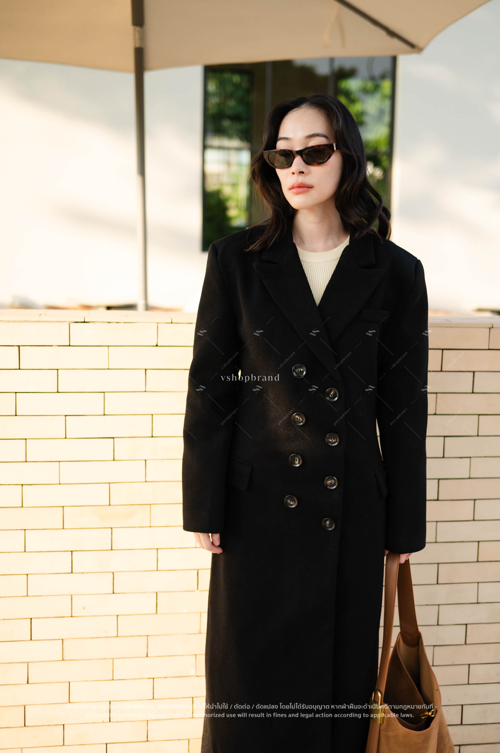 โค้ทยาวทรงตรง เนื้อผ้าวูล ลายผ้าเฉียง