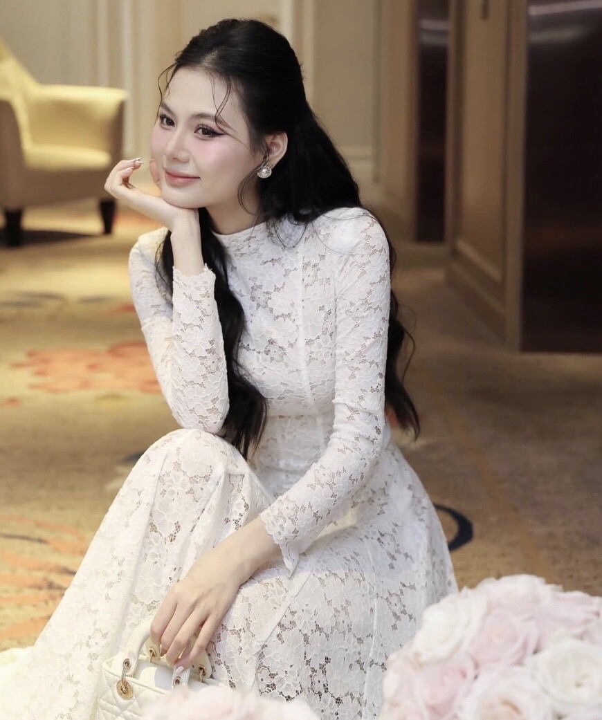 Code : ST20959 เดรสทรงพอดีตัวใส่สวย ผ้าลูกไม้ทั้งตัว กระโปรงพริ้วๆ ซิปหลัง ใส่สวยดูดี ใส่สวยน่ารักมากๆ เหมาะกับเทศกาลตรุษจีนที่จะ!มาถึง จัดด่วนนนๆ ชุดสวยหมดเร็วนะคร๊า