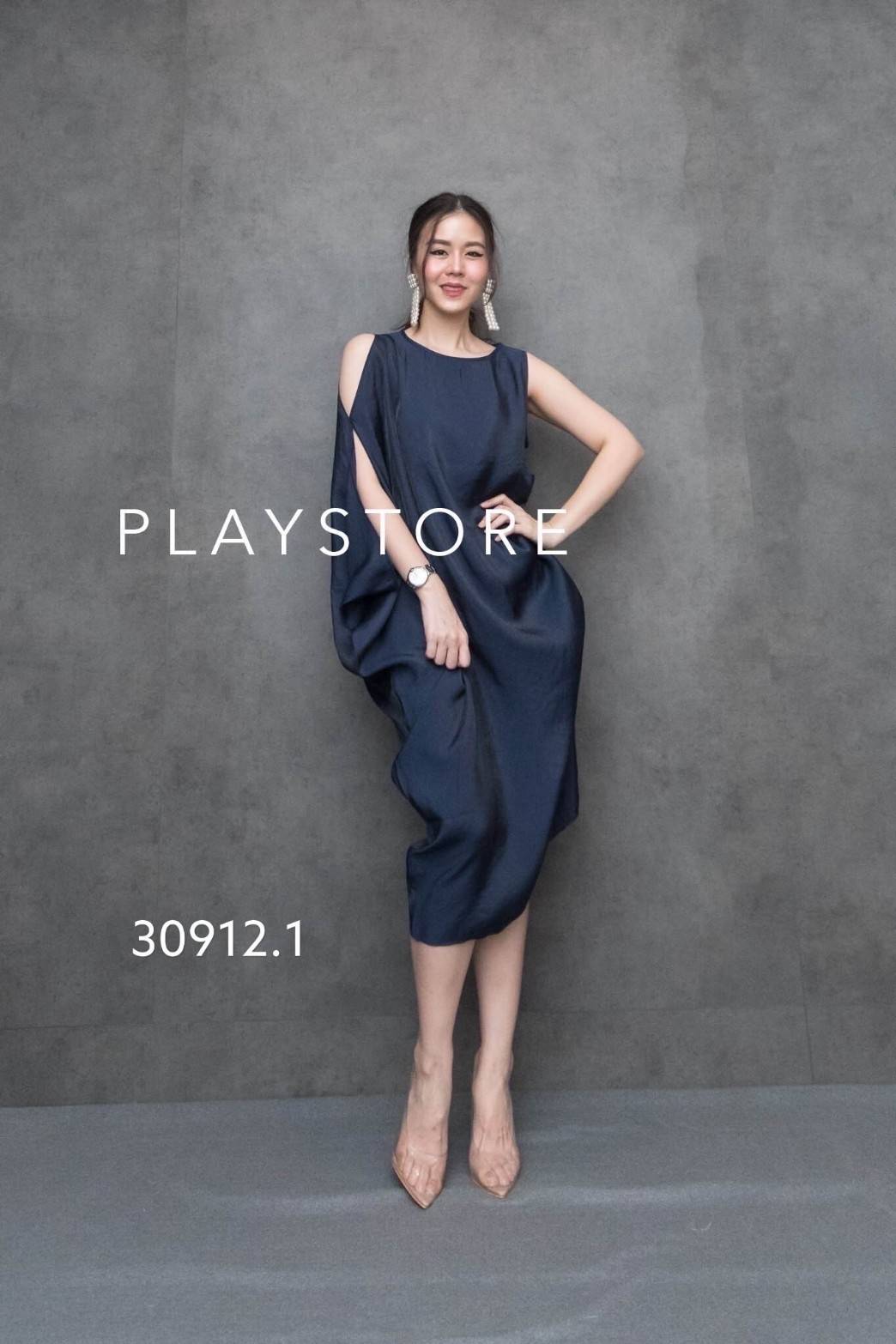 MiRRoRSiSTER’s JoKüLg aXiDRESS•• เดรสผ้าซิลค์ดีไซน์เก๋ ทรงโคร่งๆ ใส่ออกงานสวยสง่า ด้านซ้ายมีดีเทลแต่งจับย่นเพิ่มวอลลุ่มให้ชุด ด้านขวาช่วงแขนแต่งดีไซน์เว้าไหล่ ชายเฉียงนิดๆ เนื้อผ้าสวยอย่างดีเหลือบๆเล่นแสงมีประกายออร่า ใส่สบายสุดๆ ใส่ออกงานเริ่ด.