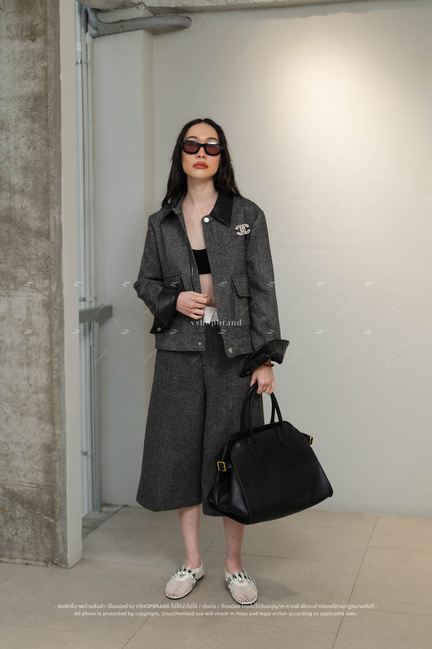 Blazer สูทผ้าทวิตแขนยาวปกหนัง+เข็มกลัด #vshopbrand #vshop #สูท #blazer #สูท #workingoutfit #outfits #girlstyle #womenwear #ชุดทำงาน #เสื้อสูท #เสื้อคลุม #ootd