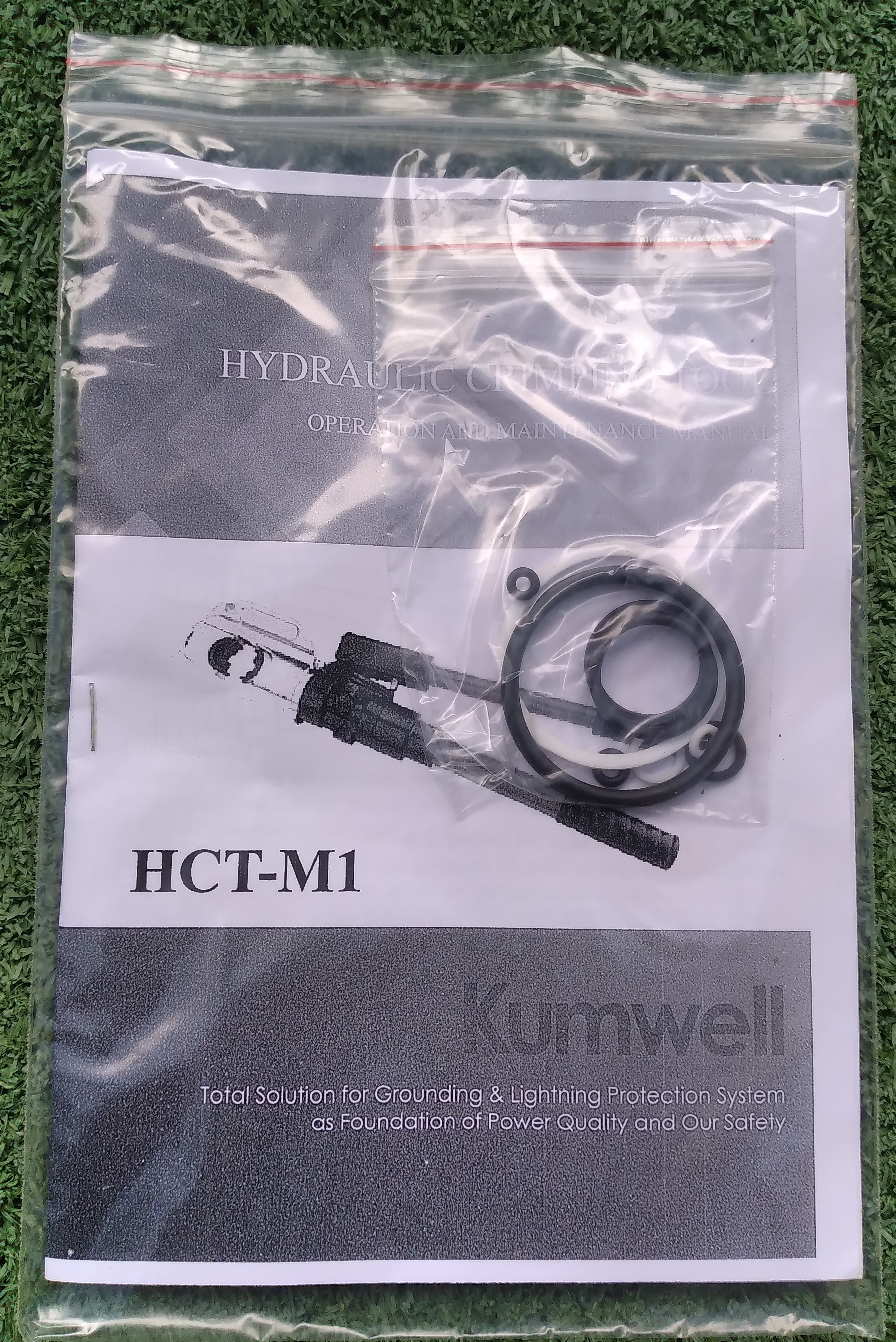 Kumwell : Hydraulic Crimping Tool HCT-M1 Crimping force 120 KN Stroke 42mm. Length 550mm.