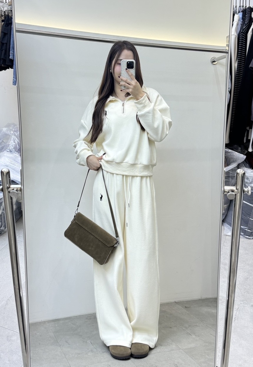 Set 2 pcs เสื้อแขนยาวคอปีน+กางเกงขายาว ✔ เสื้อแขนยาวคอปีนปักสายช่วงอก ✔ กางเกงขายาวทรงขากระบอก เอวยางยืด มีกระเป๋าล้วงข้าง ✔️ ใส่เป็น Airport look ได้เลยค่าาา ✈️