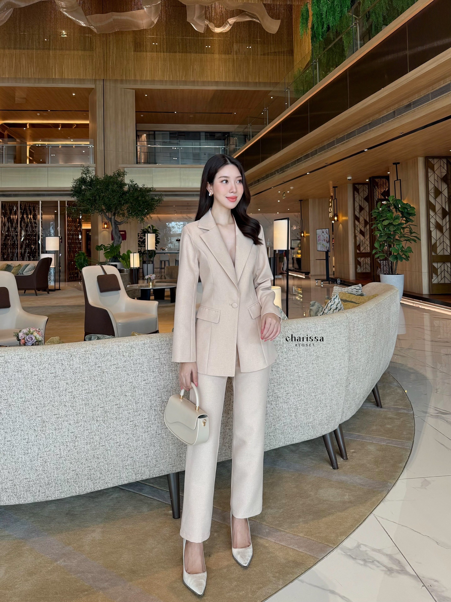 สูทเรียบหรู สวยคลาสสิคแมทซ์ง่ายใส่สบาย คล่องตัว