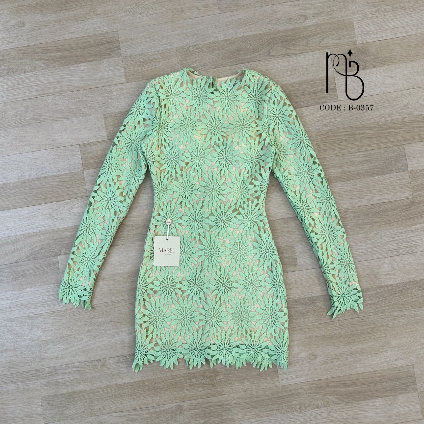 มินิเดรสลูกไม้แขนยาวสีขาว🤍สวยสุดจึ้ง ผ้าลูกไม้คุณภาพดี งานมีซับในแบบผ้ายืดเข้ารูปตามตัว งานซิบหลัง ลัคชูสุดๆกับชุดนี้ พลาดไม่ได้เลยนะคะสาวๆ🤍 #NABIBRAND #งานป้ายnabi #นาบีแบรนด์ #ชุดเดรส #เสื้อผ้างานป้าย #แฟชั่น #ootd #เดรสลูกไม้สั้น #ชุดผ้