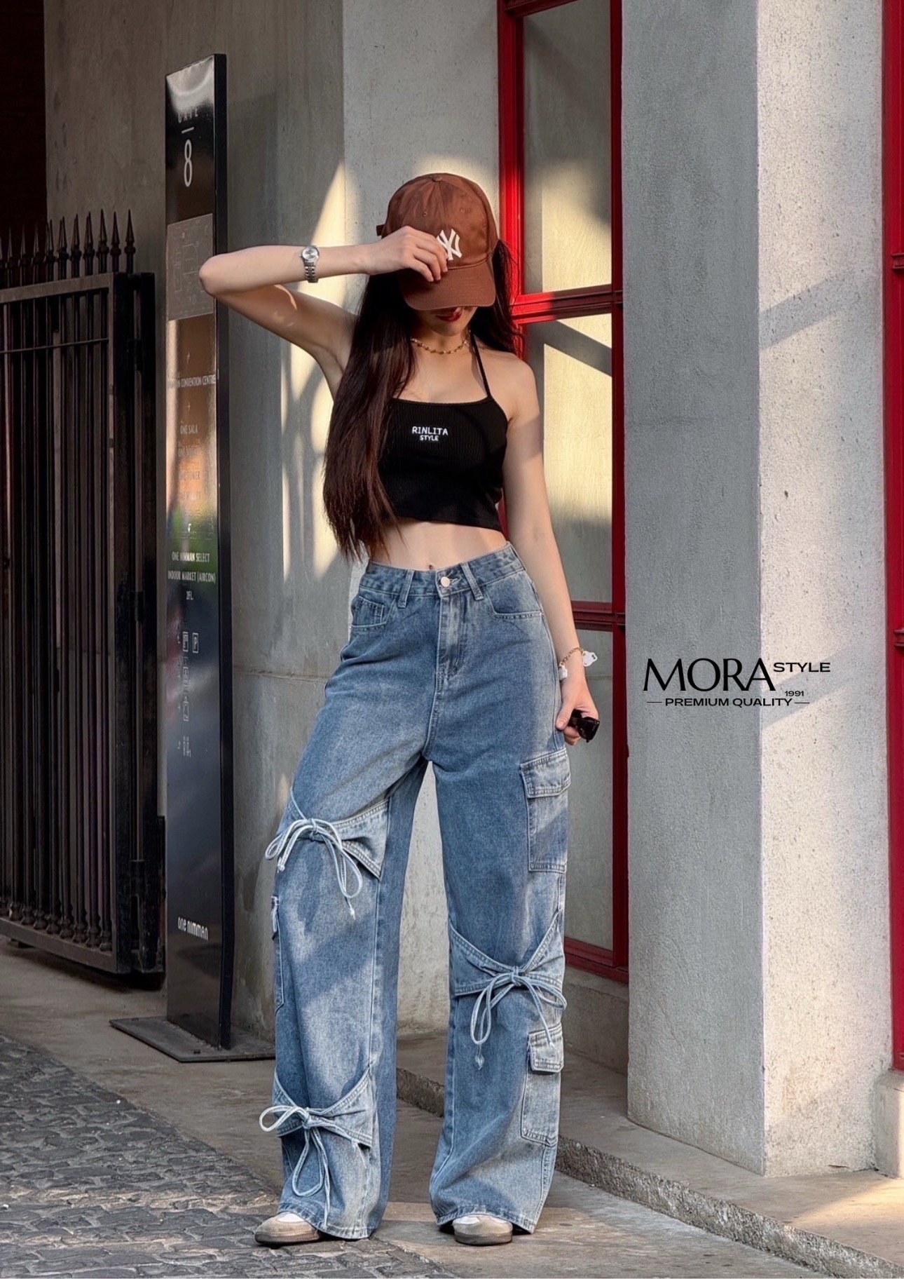 กางเกงยีนส์เอวสูงขากระบอก มีกระเป๋าข้าง แต่งโบว์ผูกด้านหน้า งานน่ารักมาก ใส่แมทง่าย แต่งได้หลายแบบ มีติดตู้ได้ใส่แน่นอนค่าาา