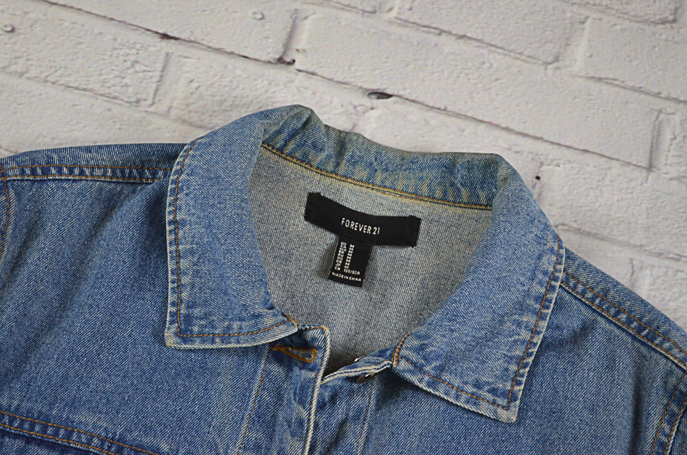 FOREVER 21 อกจริง39' (S) เสื้อแจ็คเก็ตยีนส์ เสื้อยีนส์แขนยาวหญิงชาย ผ้านิ่มไม่แข็งใส่สบาย ใส่คลุมกันแดด