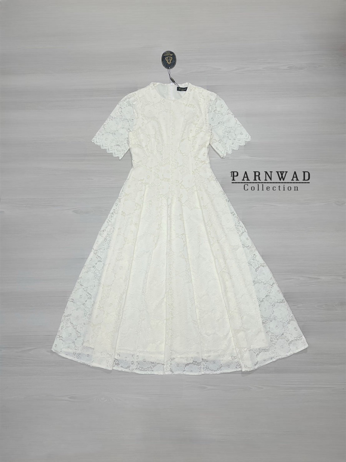 เดรสลูกไม้เนื้อนิ่มตัวยาว ลายลูกไม้สวยงาม ซับในนิ่มทั้งชุด ตีเกล็ดหน้าเพื่อความสวยงาม ชุดนี้ต้องมีน๊าสายงานบุญใส่ได้ตลอดเลยค่า #parnwadcollection #ชุดงานบุญ #ชุดไทย #ชุดไปวัด #งานตามหา