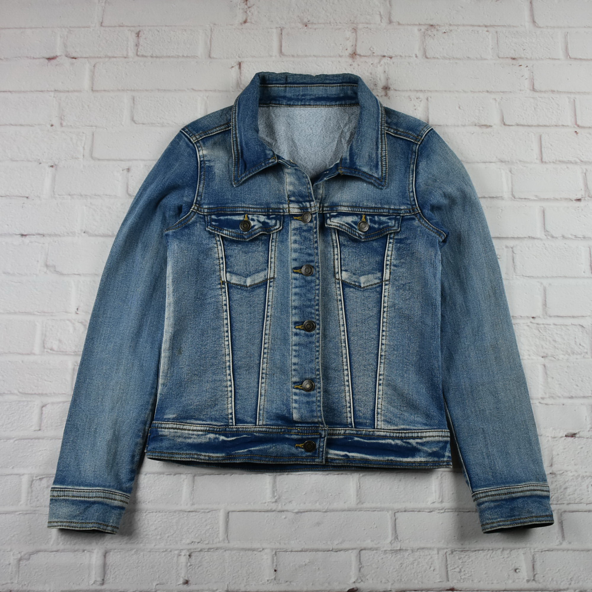 JEANS อกจริง 34 ไซส์ S เสื้อแจ็คเก็ตยีนส์ แขนยาว ผู้หญิง ผ้ายืด เนื้อผ้านุ่มใส่สบาย ทรงสวย