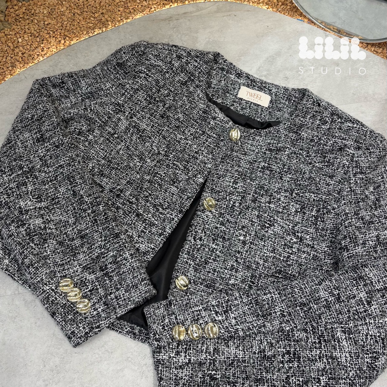 New Tweeds Blazer🐰 เสื้อทวีตงานตัดเย็บอย่างดีมีซับในผ้ามัน กระเป๋าจริง ทรงสวย กระดุมทองค่ะ