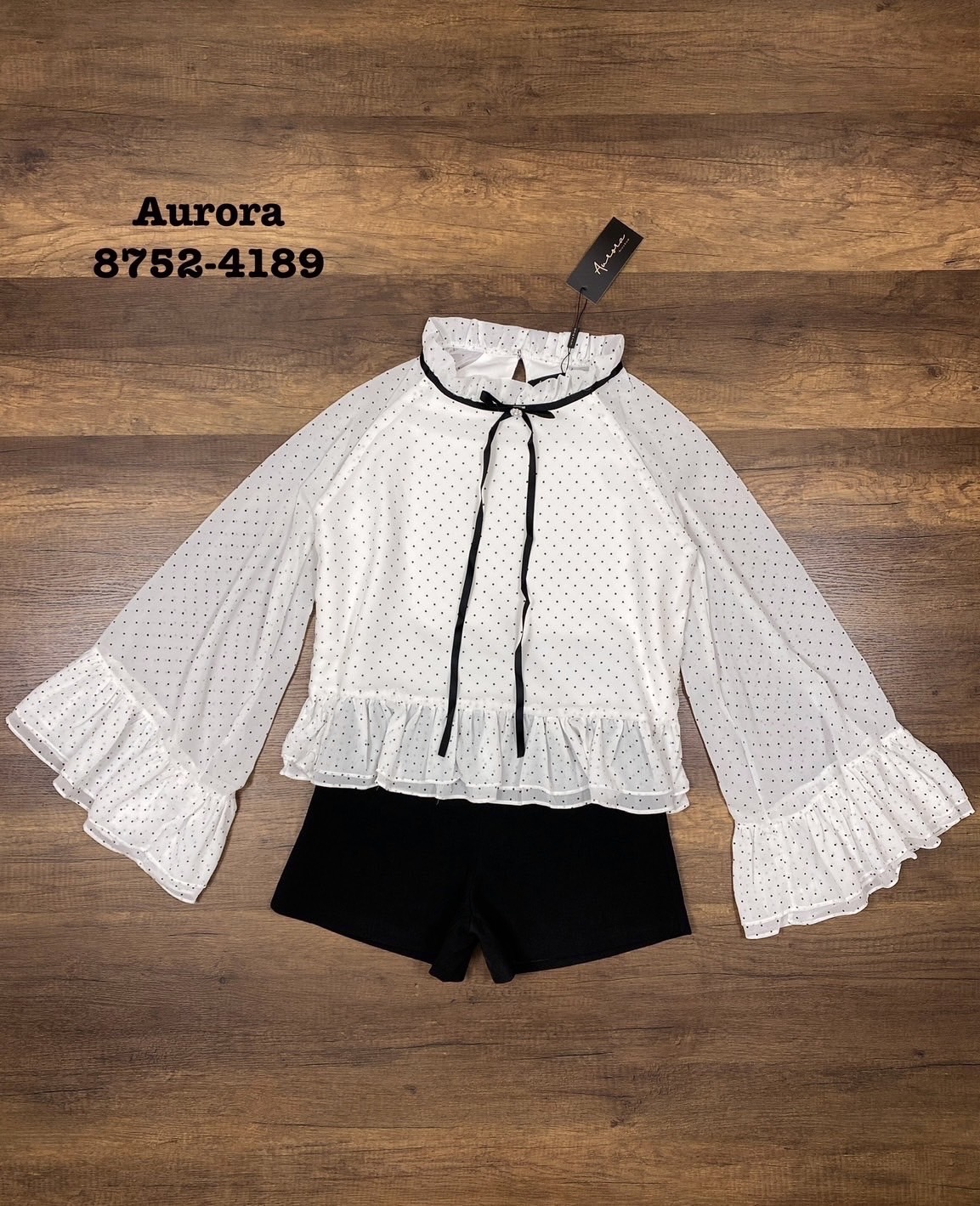 Setเสื้อลวดลายจุดสวยหวาน งานผ้าดี๊ดี ทรงOver.size ทรงปล่อยๆ ใส่สบายๆ ใส่ได้ทุกโอกาส เกร๋!!! (เสื้อทรงสวม) +++ มาพร้อมกางเกงขาสั้น ที่แมชกันได้อย่างลงตัว มีกระเป๋าใช้งานได้จริง มีซับใน มีซิปหลัง +++ มาพร้อมเข็มขัด