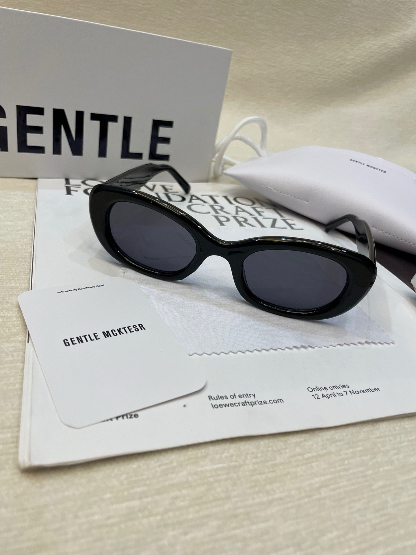 แว่นตาดำกันแดดผู้หญิงเท่ห์ ๆ เก๋ ๆ แบรนด์เนGENTLE MONSTER SUNGLASSES เลนส์เยอรมัน ZEISS LENSES