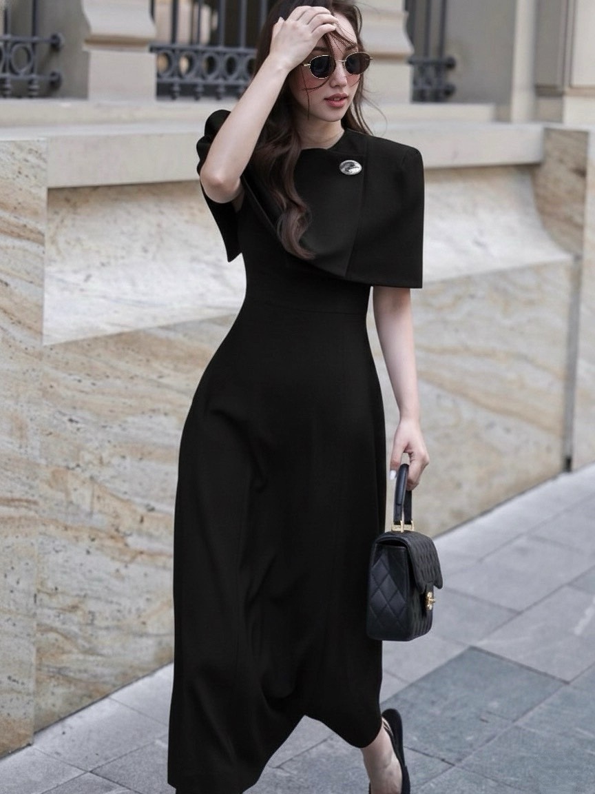 เดรสคลุมไหล่สาวเทสดีคอกลมทรงคลุมไหล่บ่าเสริมฟองน้ำเบาๆเอวเข้ารูปเข้าทรงกระโปรงยาวทรงเอผ้าสูทอัดกาวอย่างดี