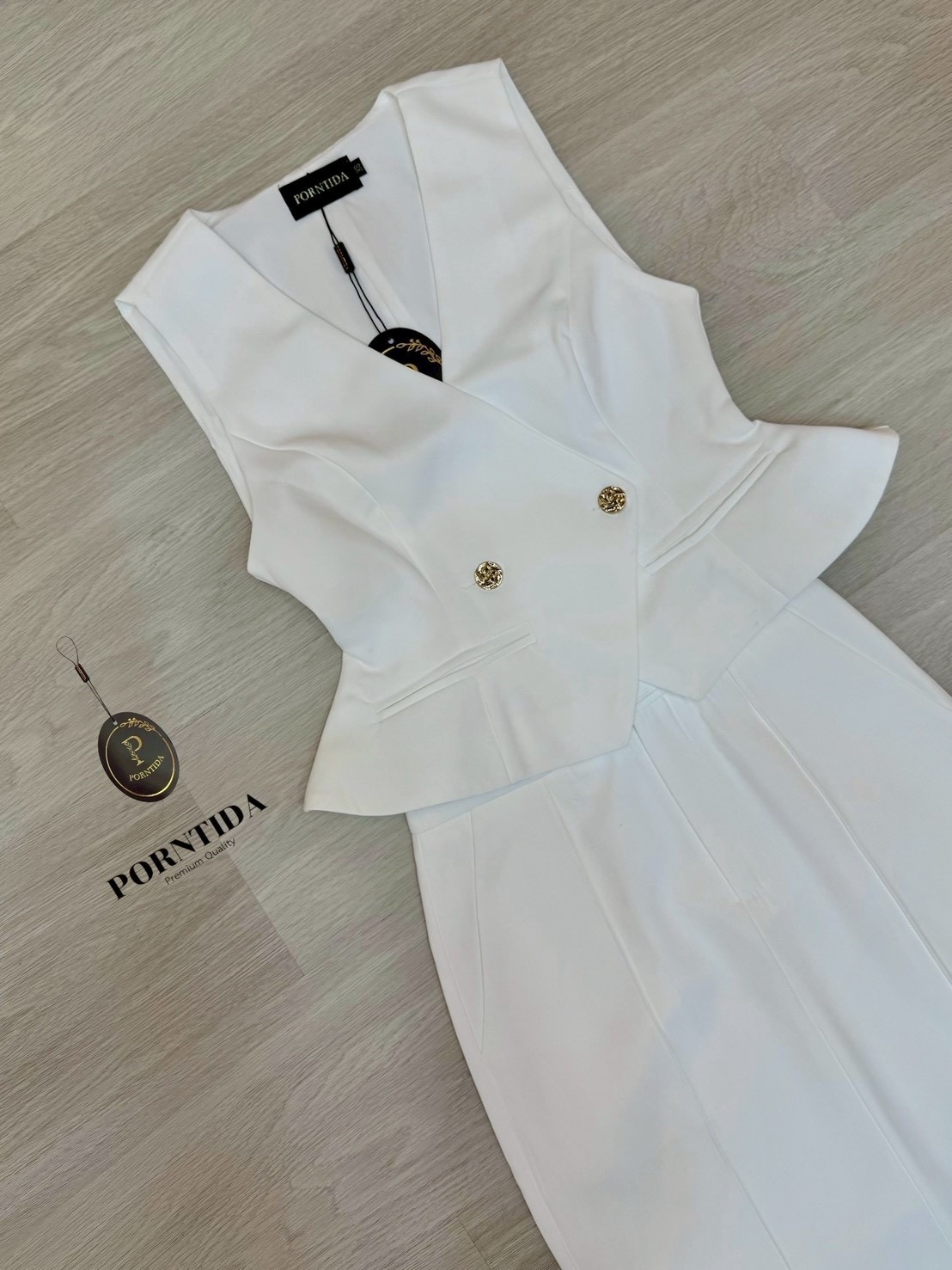 ชุดเซท2 ชิ้น เสื้อกระดุม บวกกับกระโปรงยาวงานซิปหน้ารุ่นนี้ผ้าหนาผ้าดีซับในเย็บติดทั้งชุดเรียบหรูผู้ดี