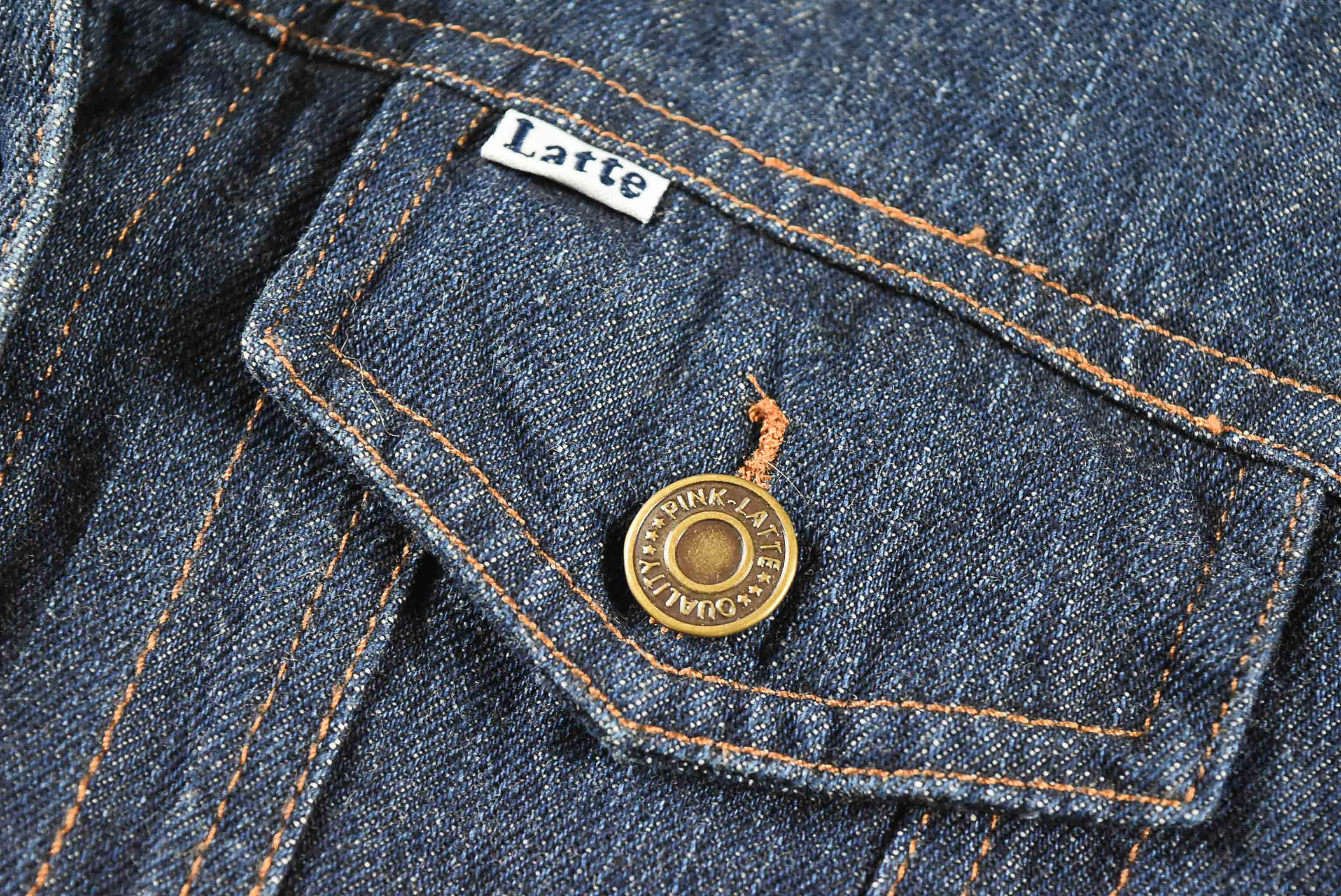 Fink latte อกจริง 38 ไซส์ M เสื้อแจ็คเก็ตยีนส์ แขนยาว ผู้หญิง สีเข้ม ลายปักหลังเสื้อ สภาพสวย มีกระเป๋าข้าง