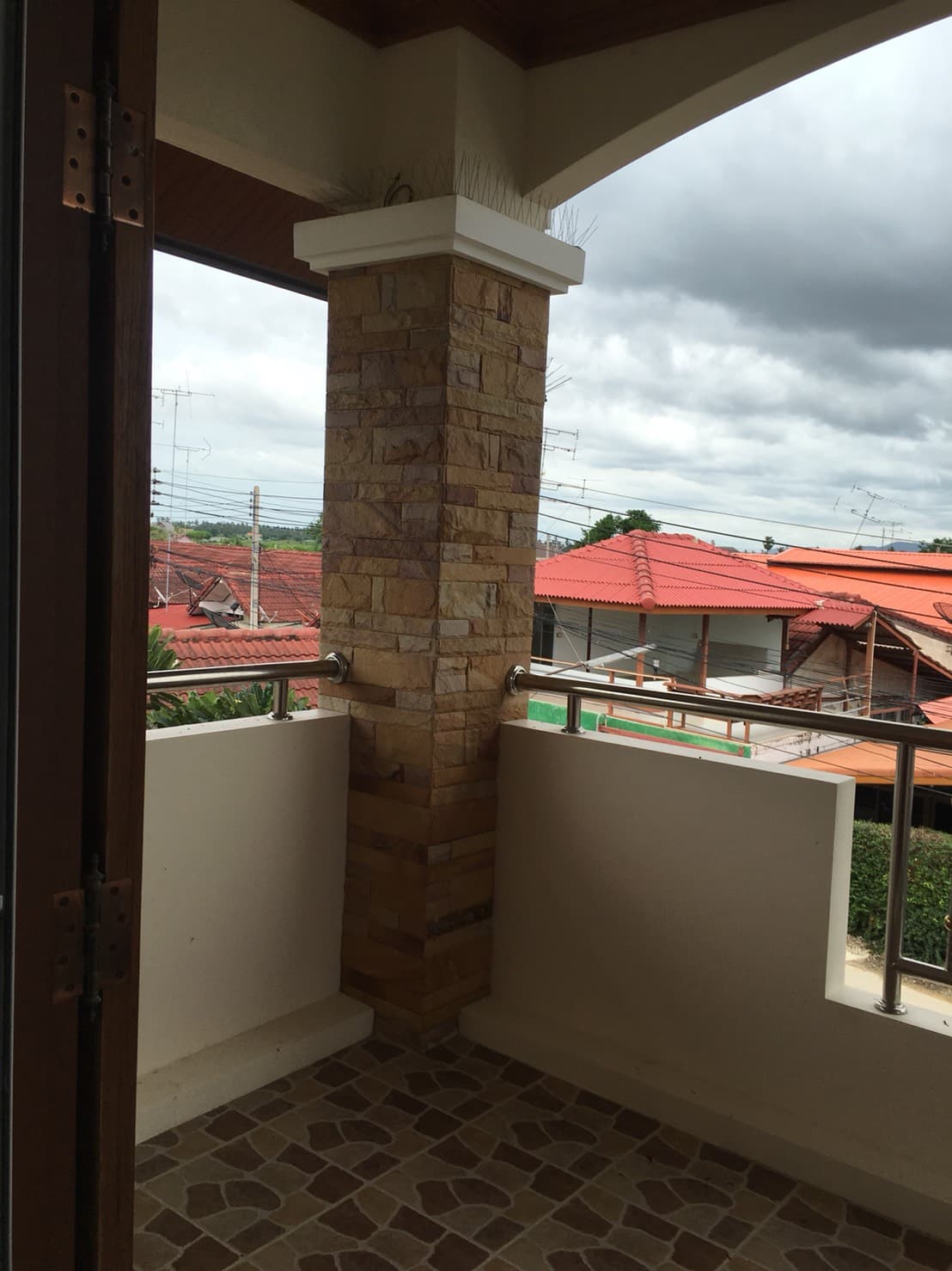 ราคาถูกที่สุดขายบ้านเดี่ยว 2 ชั้น 87 ตรว. 3 ห้องนอน 3 ห้องนํ้าตกแต่งด้วยวัสดุชั้นดี ใกล้ถนนเพชรเกษม 370 เมตรเซเว่น680เมตรปตท. 736 เมตร อ.ท่ายาง จ.เพชรบุรี