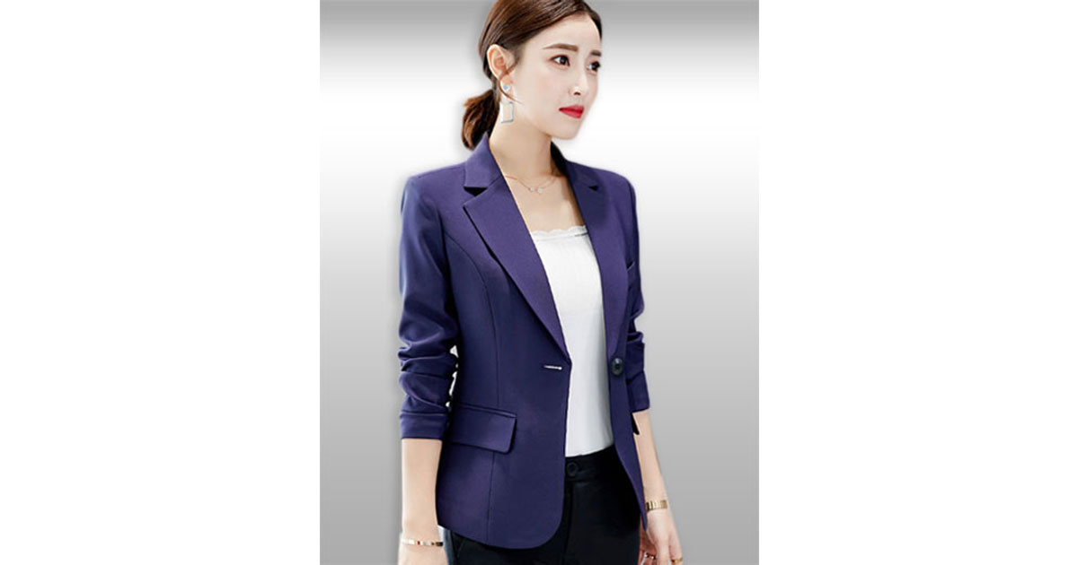 เสื้อสูทผู้หญิงสีกรมท่าใส่ทำงานสไตล์เรียบหรูสูทตีเกล็ดเข้ารูปหน้าหลัง เสริมบ่ามีซับใน กระเป๋าหน้าสองข้างกระดุมพลาสติกกลม มี 5 ไซส