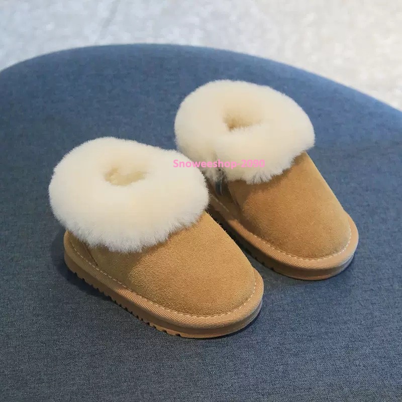 บู๊ตบุขน อุ่น นิ่ม เดินไม่ลื่น ไซส์ 15-25 สำหรับอายุประมาณ 1-3 ขวบ มีให้เลือก 3 สีละมุน น่ารักทุกสีเลย รองเท้าบู๊ตกันหนาวสำหรับเด็กเล็ก บุขนฟูทั้งตัว นุ่ม อบอุ่น ไม่บาดผิว สวมง่ายด้วยซิปข้าง แม่ไม่ต้องเหนื่อยใส่ให้นานเลยบู๊ตบุขน อุ่น นิ่ม เดินไม่ลื่น ไซส์