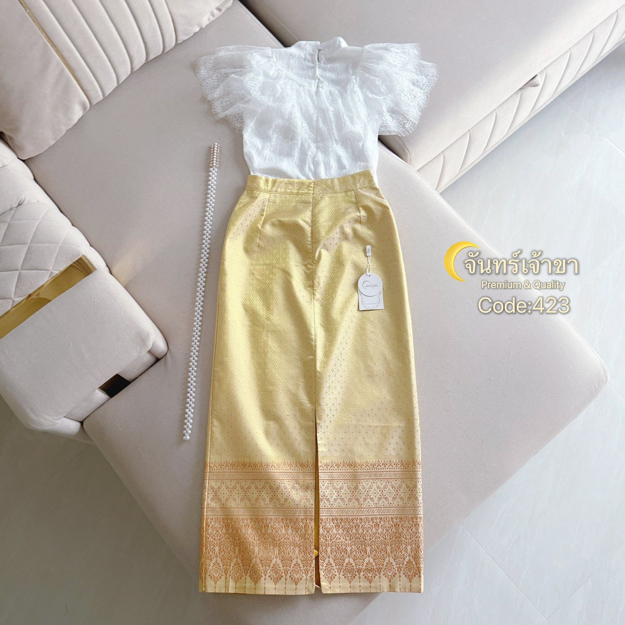 TAG:จันทร์🌙set เสื้อลูกไม้สวยมาก มีซิบด้านหลัง มีเข็มขัดมุก +ผ้าถุง ผ้าไทย ไม่ใช่ผ้าพิมพ์ลาย มีซับใน มีซิบด้านหลัง