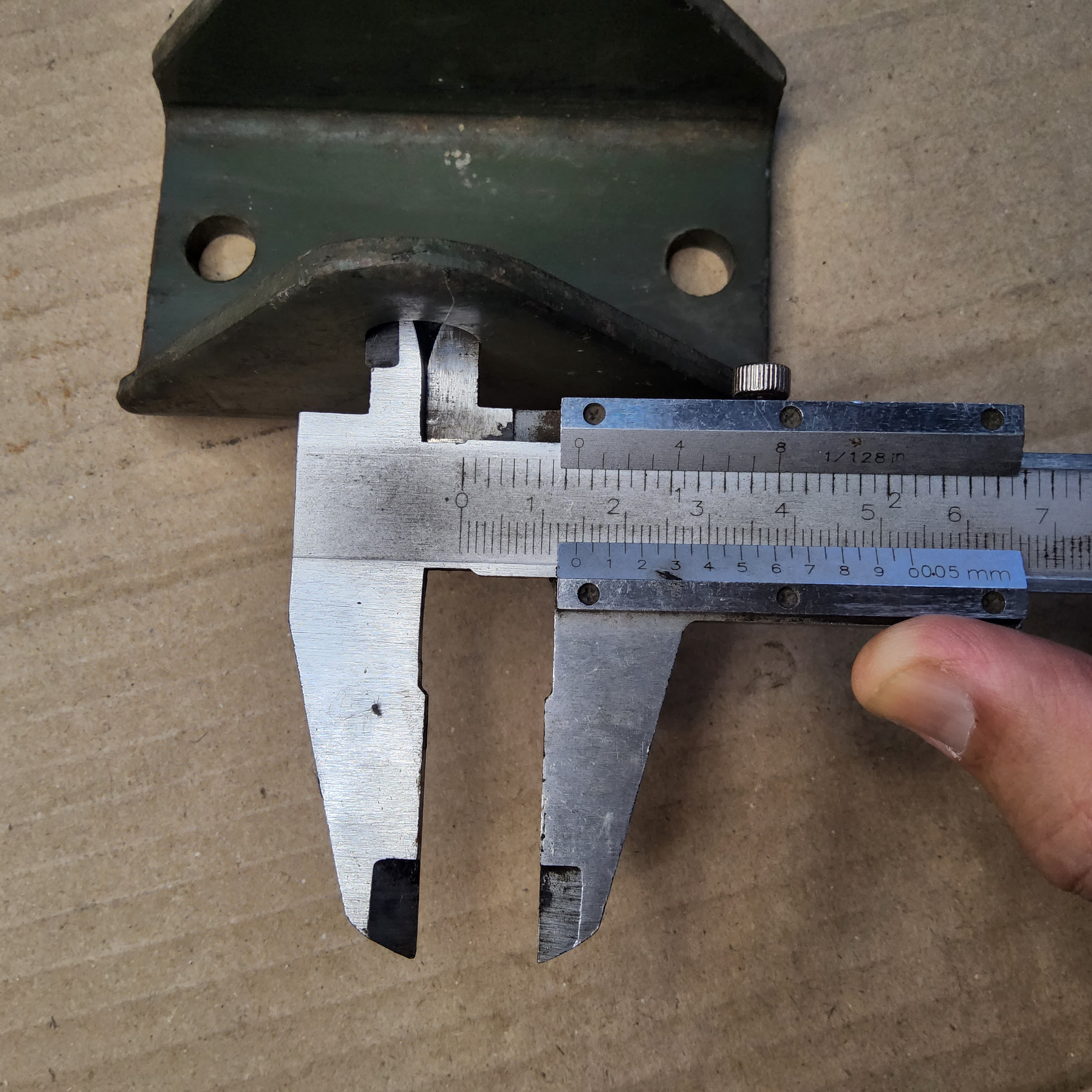 บ็อกแหนบ ติดคัดซี่ Jeep จี๊ป เล็ก วินลี่ CJ5 CJ6 CJ7 ตัวหนา [ 6 มม ]