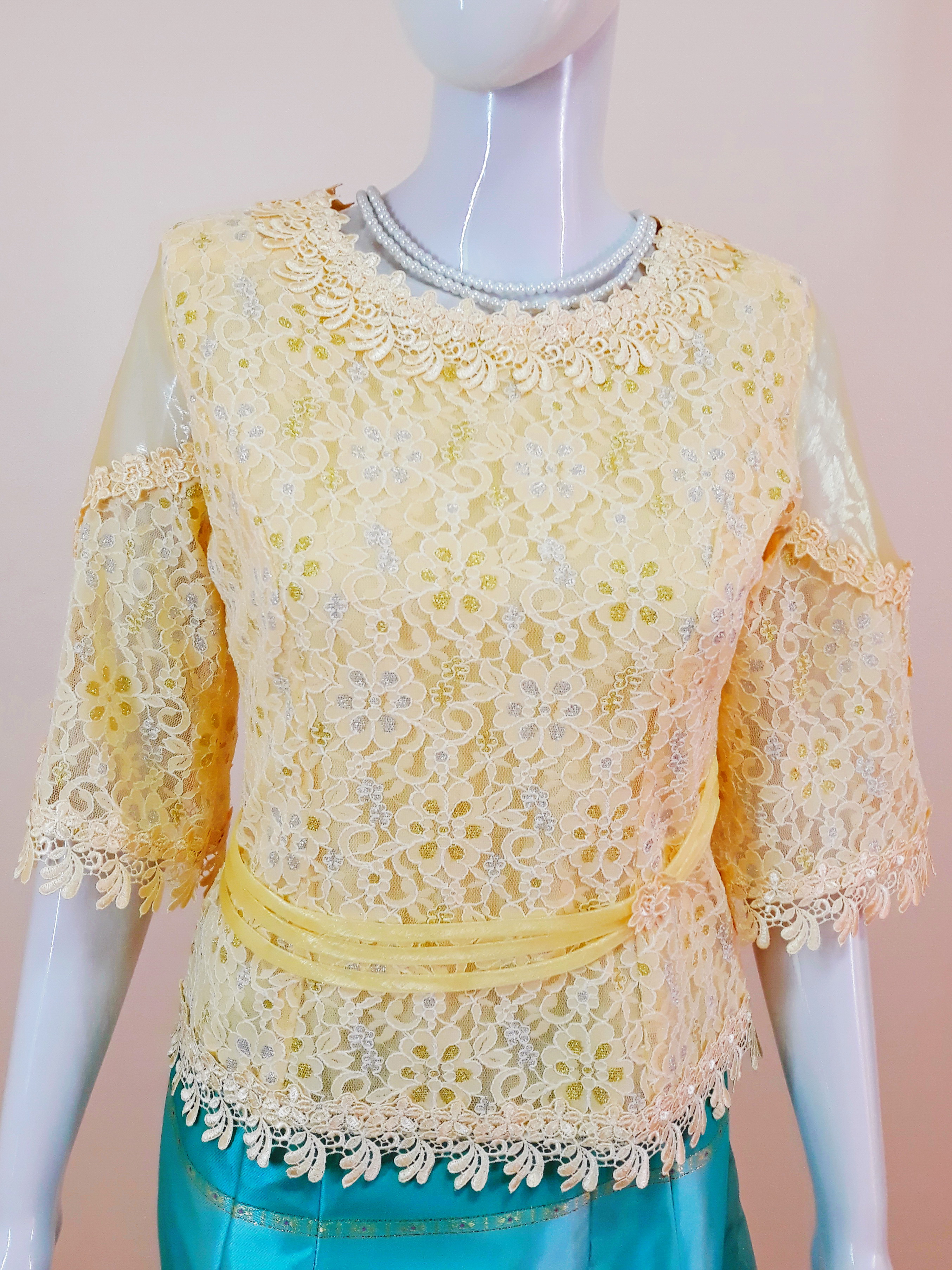 เสื้อลูกไม้ สีครีม สวยหรู ดูดีมีระดับ มีซับในตัว (อกวัดเต็ม37 : รอบอก 34-35 นิ้ว/ใส่ได้)