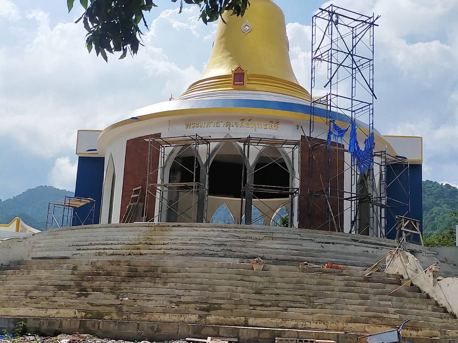 งานผลิตติดตั้ง ป้ายอักษรพาสวูดไดคัท ป้ายหน้าร้าน