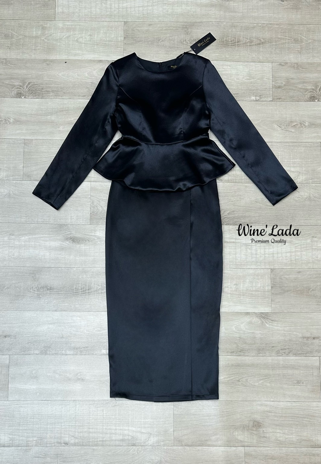 Set 2 Pcs. เซ็ทชุดไทยแบบเรียบๆเสื้อแขนยาวปลายระบาย อกมีฟองน้ำ มีซิปด้านหลัง มาพร้อมกับกระโปรงผ้านุ่มลื่น ทรงสอบเข้ารูป จะงานราช งานบุญ ได้หมดเนื้อผ้าใส่สบาย ทรงสวยมากค่ะ เป๊ะและเข้ารูป ใส่แล้วผอมเพียว กระโปรงซับในทั้งตัว ใครได้ลองแล้วจะหลงรักค่าา รับรองคุ