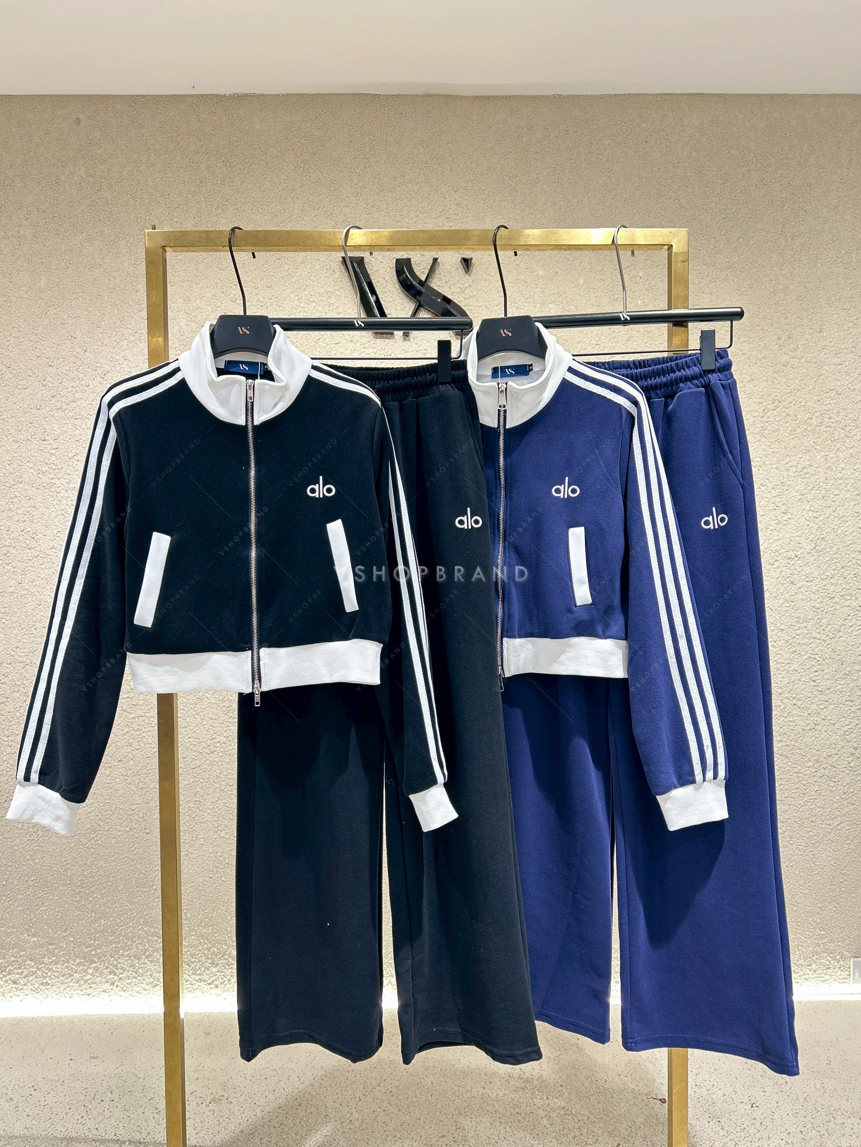 Set เสื้อวอร์มแขนยาวแถบไทล่ ขลิบขอบปัก al o + กางเกงขายาว