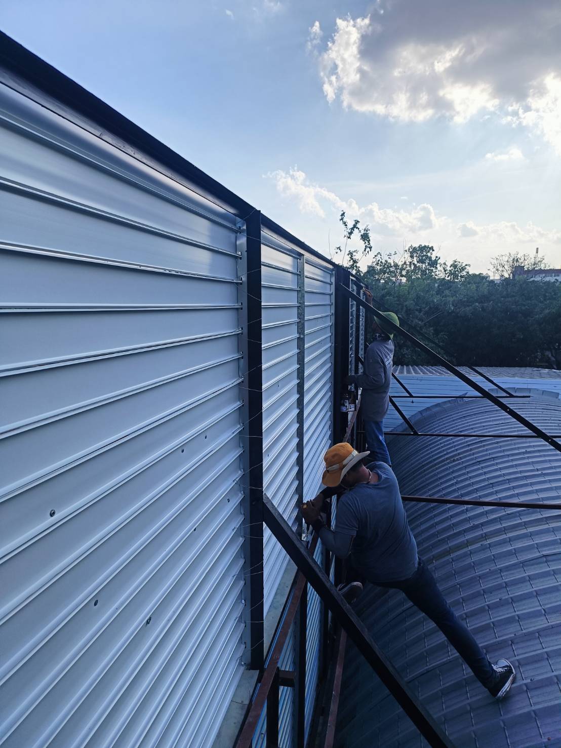 งานแผงอลูมิเนียมซี งานกั้นสาด