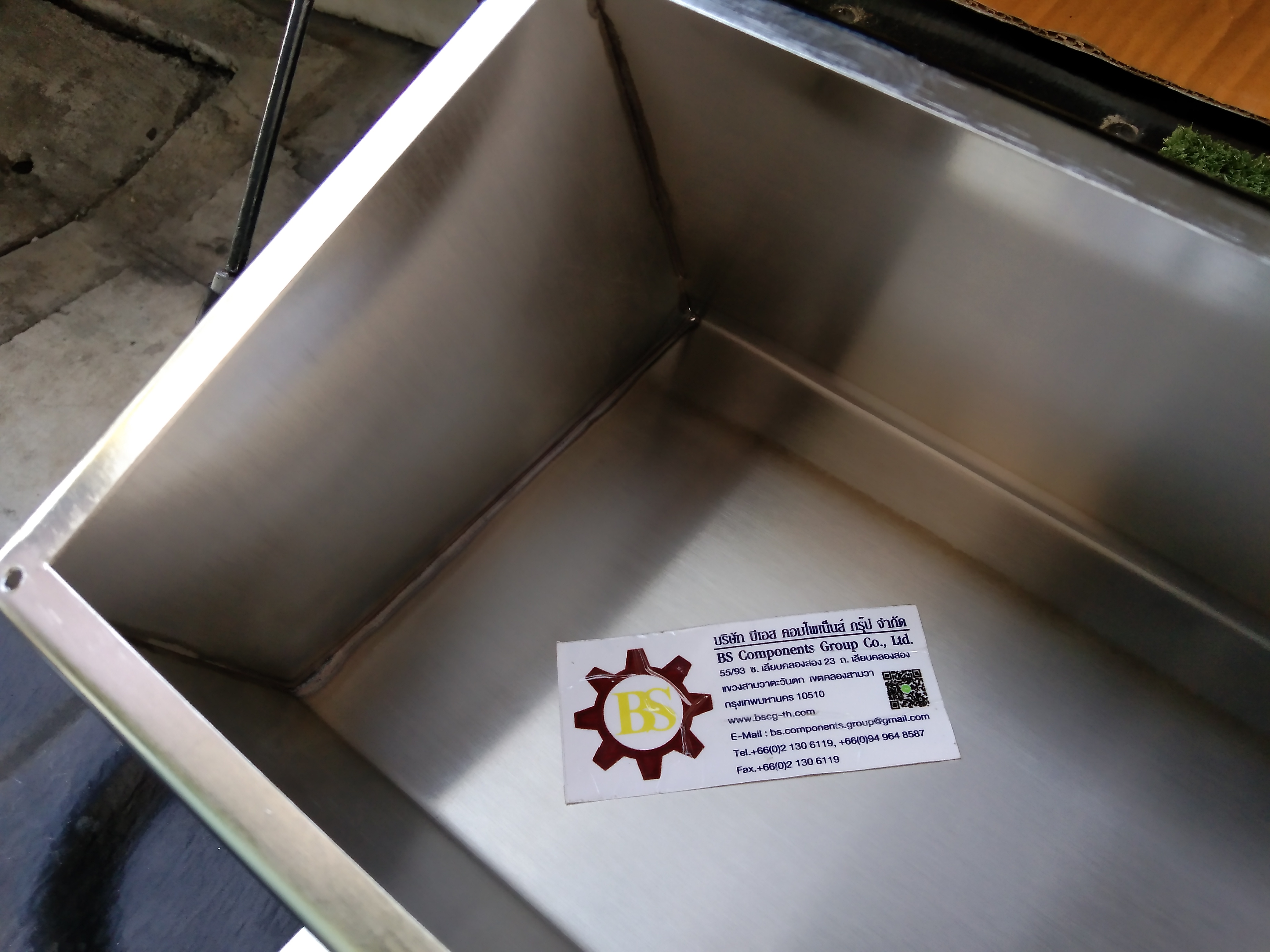 กล่องสแตนเลสด้านบนสโลป POWER PLUGS (B) W800xH150xD150mm.