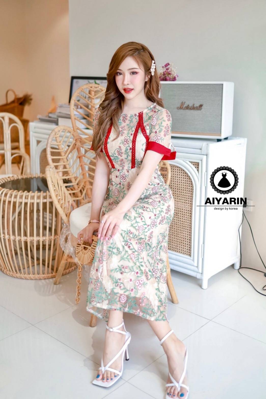 เดรสงานป้าย Aiyarin ลูกไม้ลายดอกเรียบหรูดูแพงสีขาวครีมแดงเขียวงานป้าย Size XL