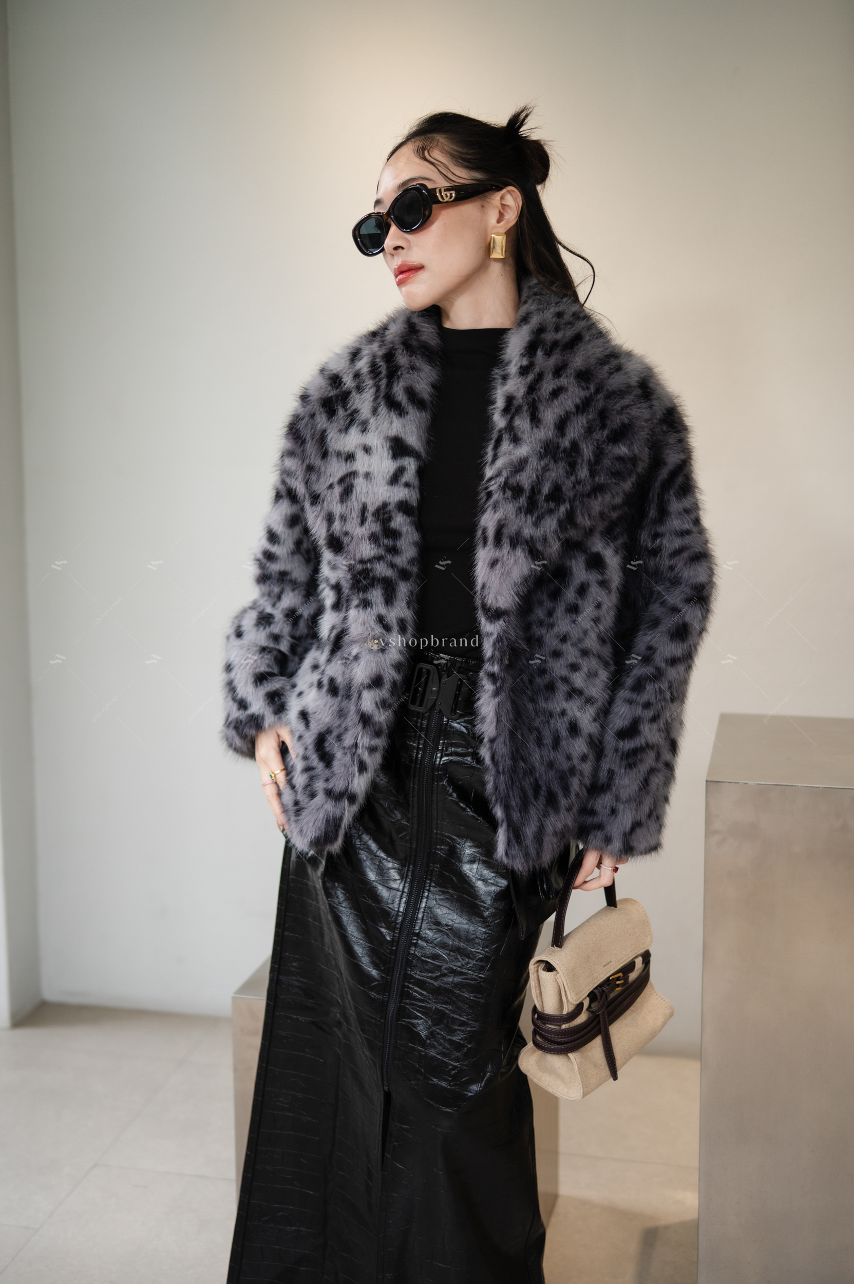 เสื้อคลุมขนเฟอร์ลายเสือ