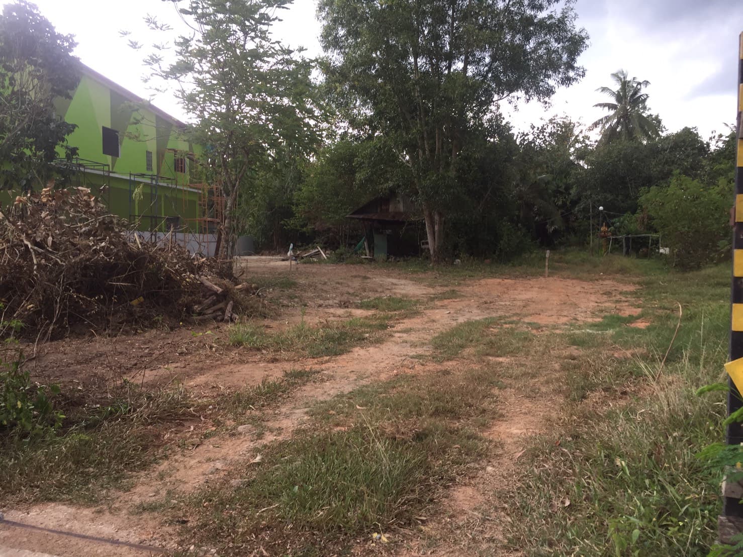 ขายที่ดินสวยราคาถูกอ.หาดใหญ่ใกล้ตลาดสดบ้านพลุห่างจากธกส.สาขาบ้านพลุ355เมตรการเดินทางสะดวกสบาย