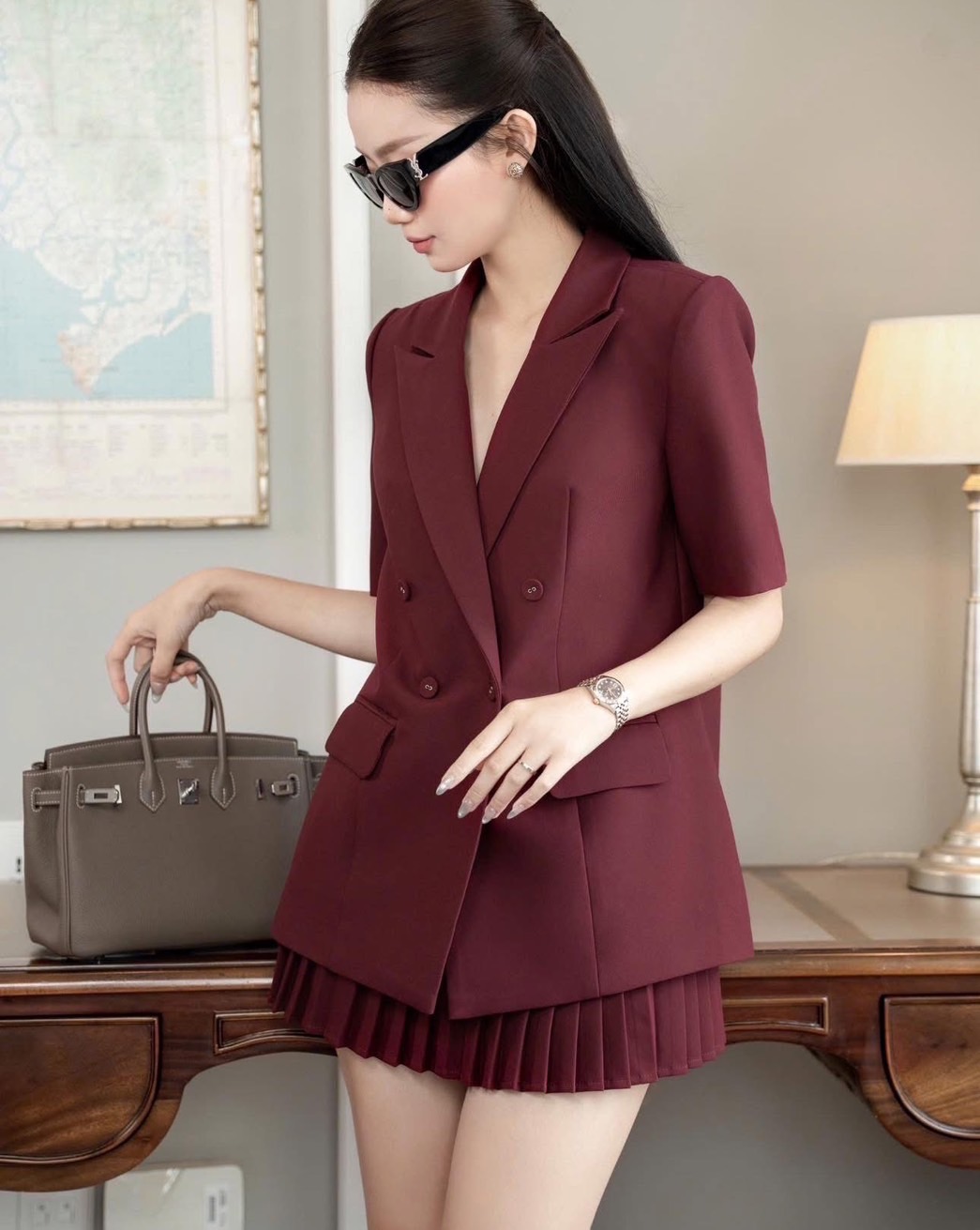 Label :: RAMI-PAPHA(รมิปภา) เสื้อแขนสั้น ปกคอเสื้อเก๋ๆ กระเป๋า/กระดุมหน้า ใช้งานได้จริง ไหล่มีฟองน้ำ ซับในอย่างดีทั้งตัว ++กระโปรงจีบเล็กรอบตัวเก๋มากๆคะ มีขาสั้นด้านใน **เนื้อผ้าสวมใส่สบาย